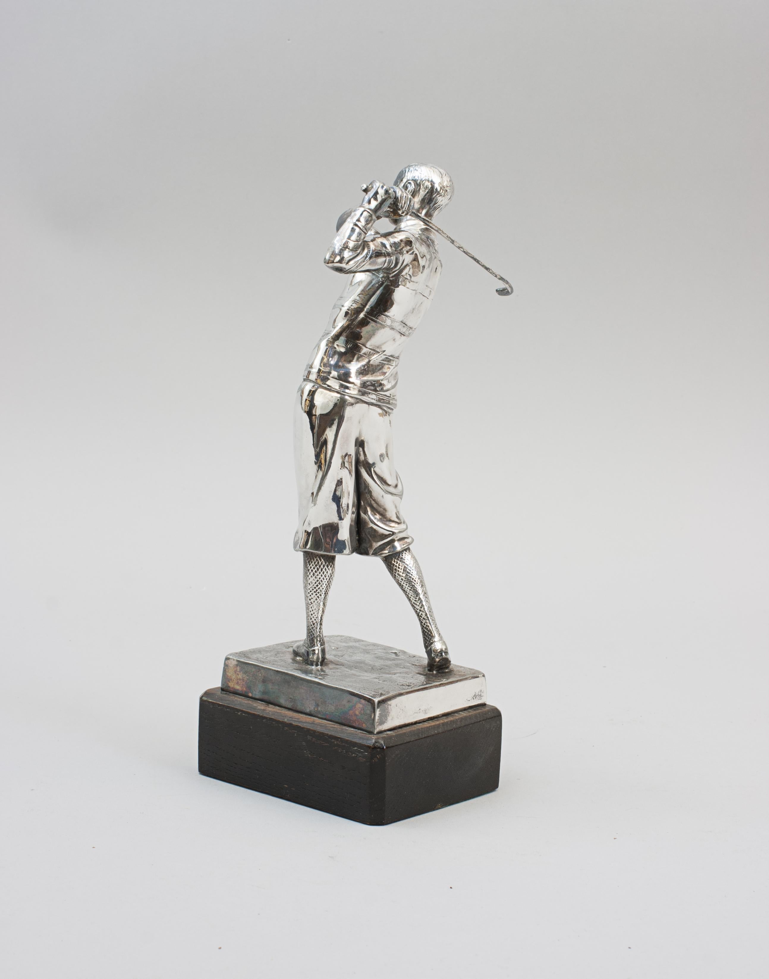 Silvered Golf Figure By Zwick In Good Condition For Sale In Oxfordshire, GB
