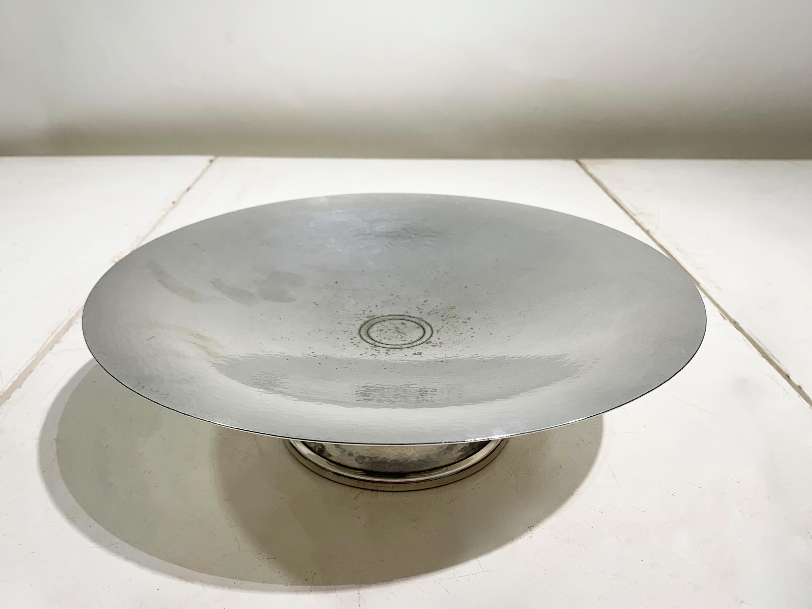 Silvered Hammered Metal Art Deco Coupe by Luc Lanel for Christofle, Hallmark (Art déco) im Angebot