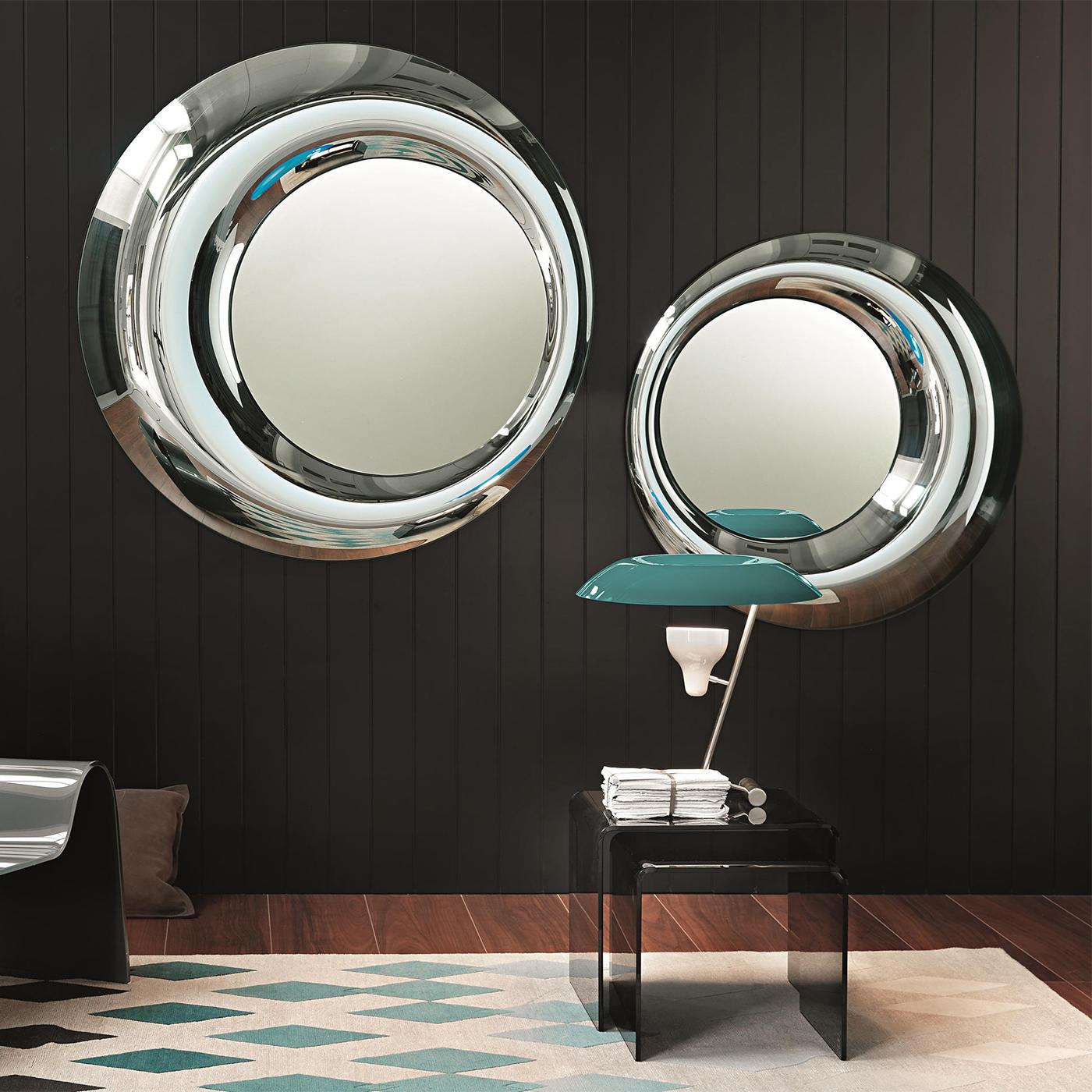 Contemporary Pearl Round Mirror For Sale