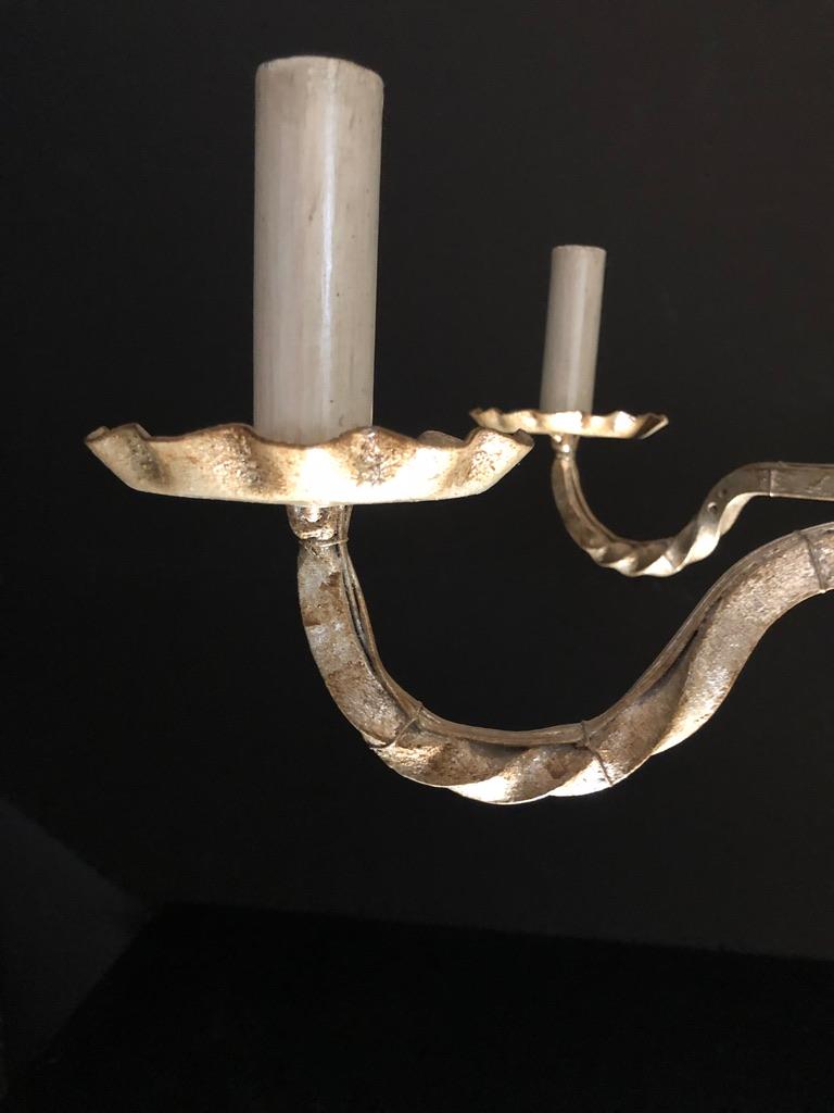 Lampadario francese di campagna in ferro battuto argentato In condizioni buone in vendita a Norwood, NJ