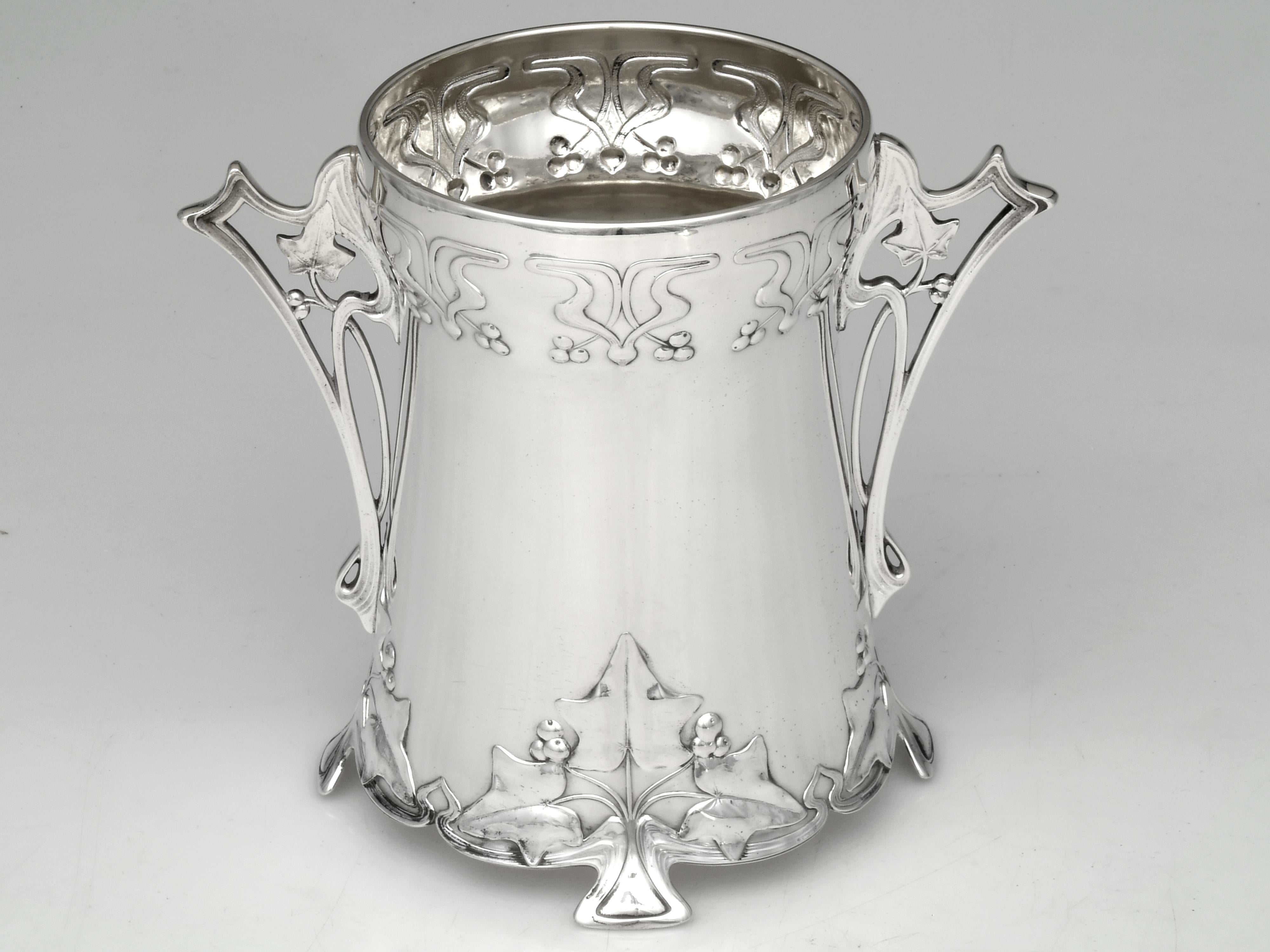 Versilberte Jugendstil-Keksdose mit Deckel und Glaseinsatz von WMF (Versilberung) im Angebot
