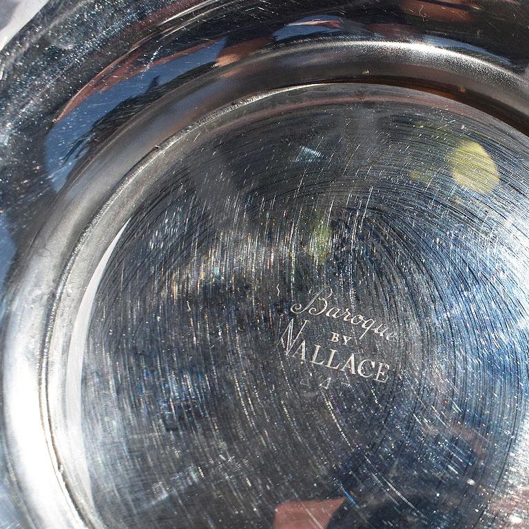 Silverplate Baroque Sauce or Gravy Bowl with Underplate by Wallace In Good Condition For Sale In Oklahoma City, OK