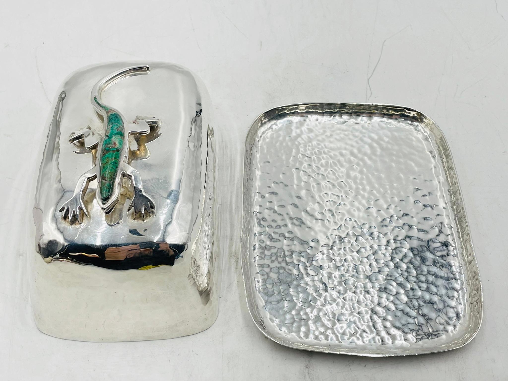 Piatto da burro in silverplate con intarsio di lucertola e turchese di Emilia Castillo, Messico In condizioni buone in vendita a Los Angeles, CA