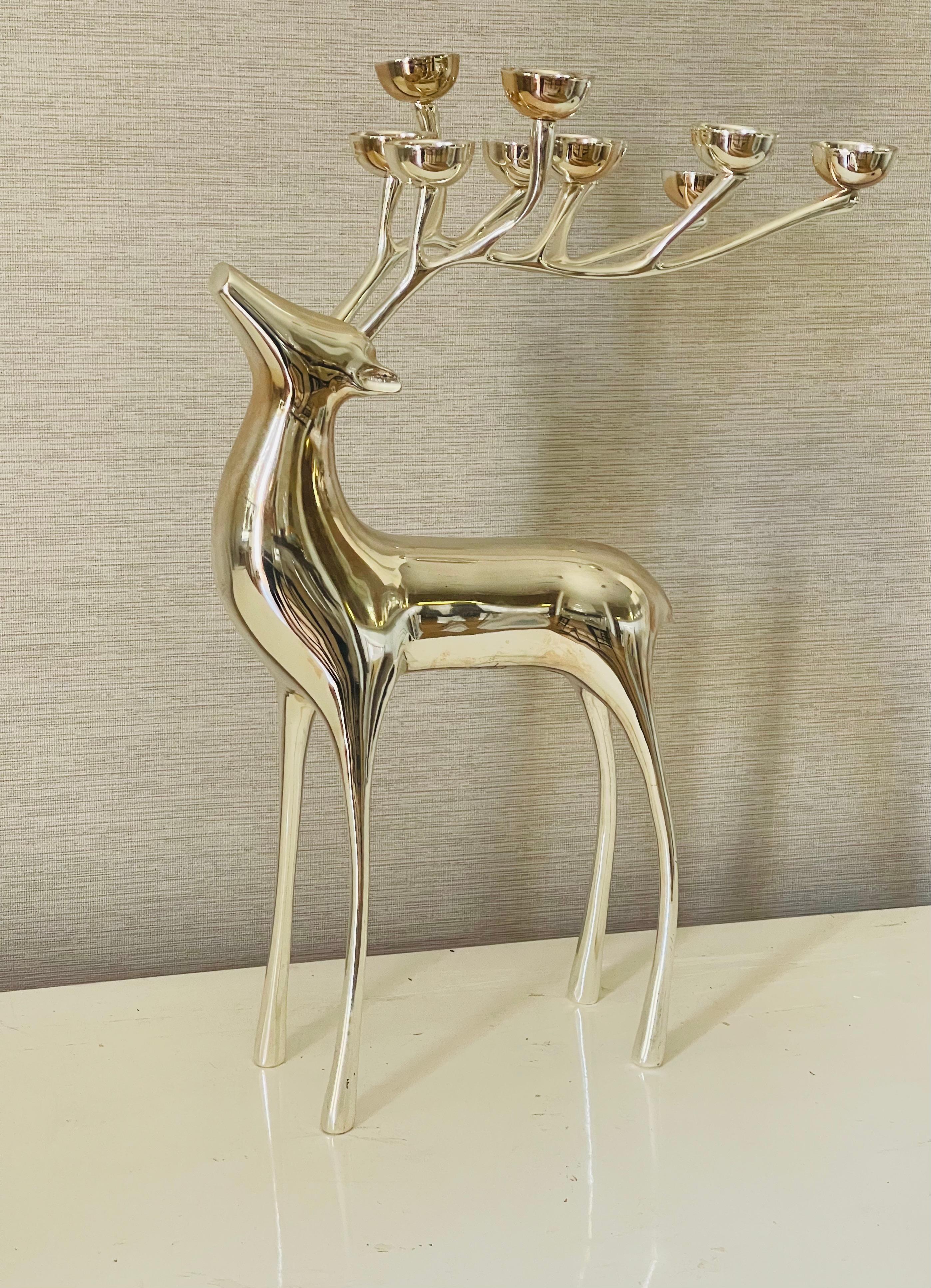 Moderno Candelabro in silverplate Figura di cervo scultorea in vendita