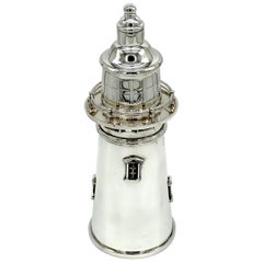 Shaker de cocktail en forme de phare argenté de James Deakin & Sons