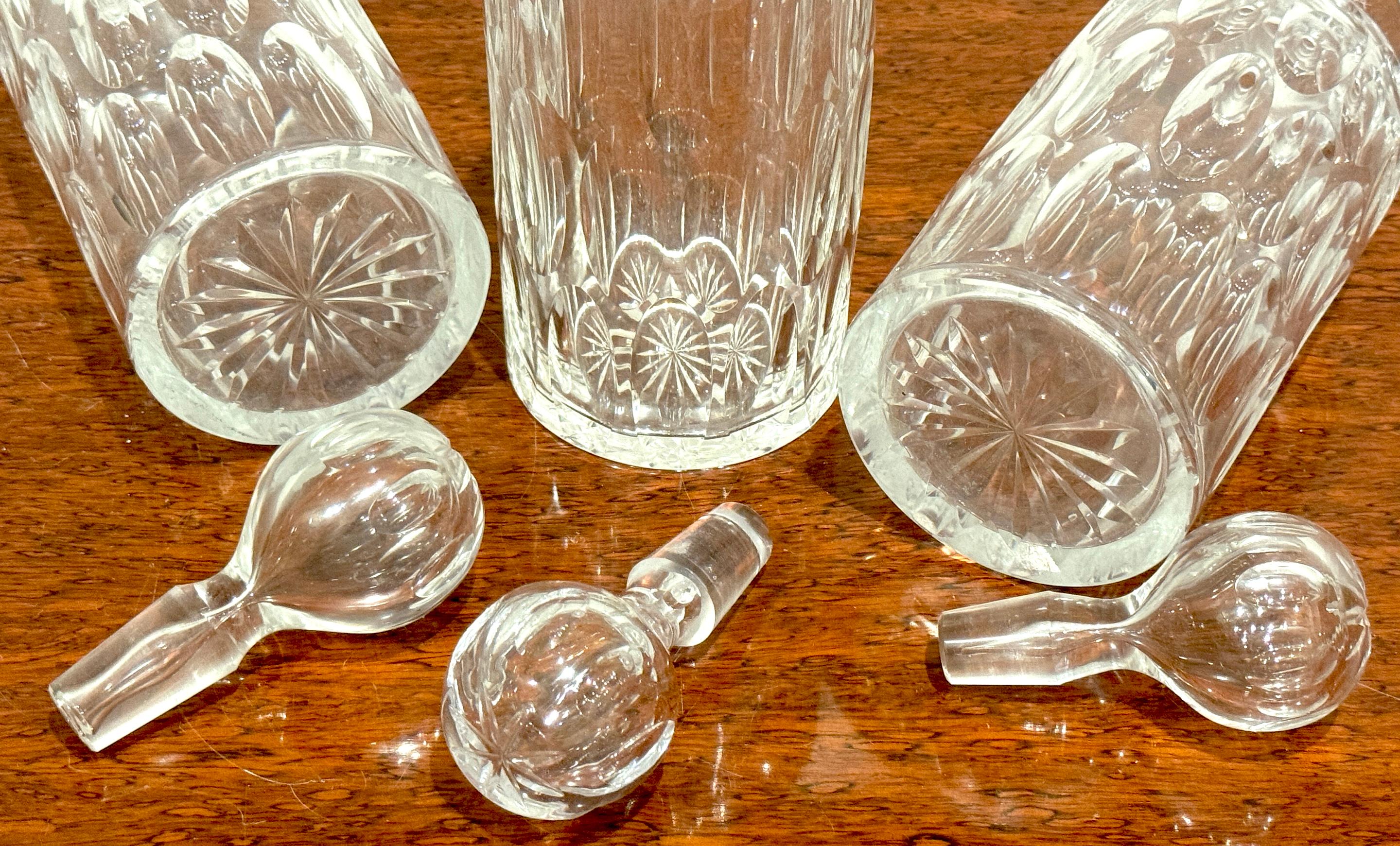Tantale en argent, John Sherwood & Sons, 3 carafes optiques en verre taillé, 1900 en vente 3