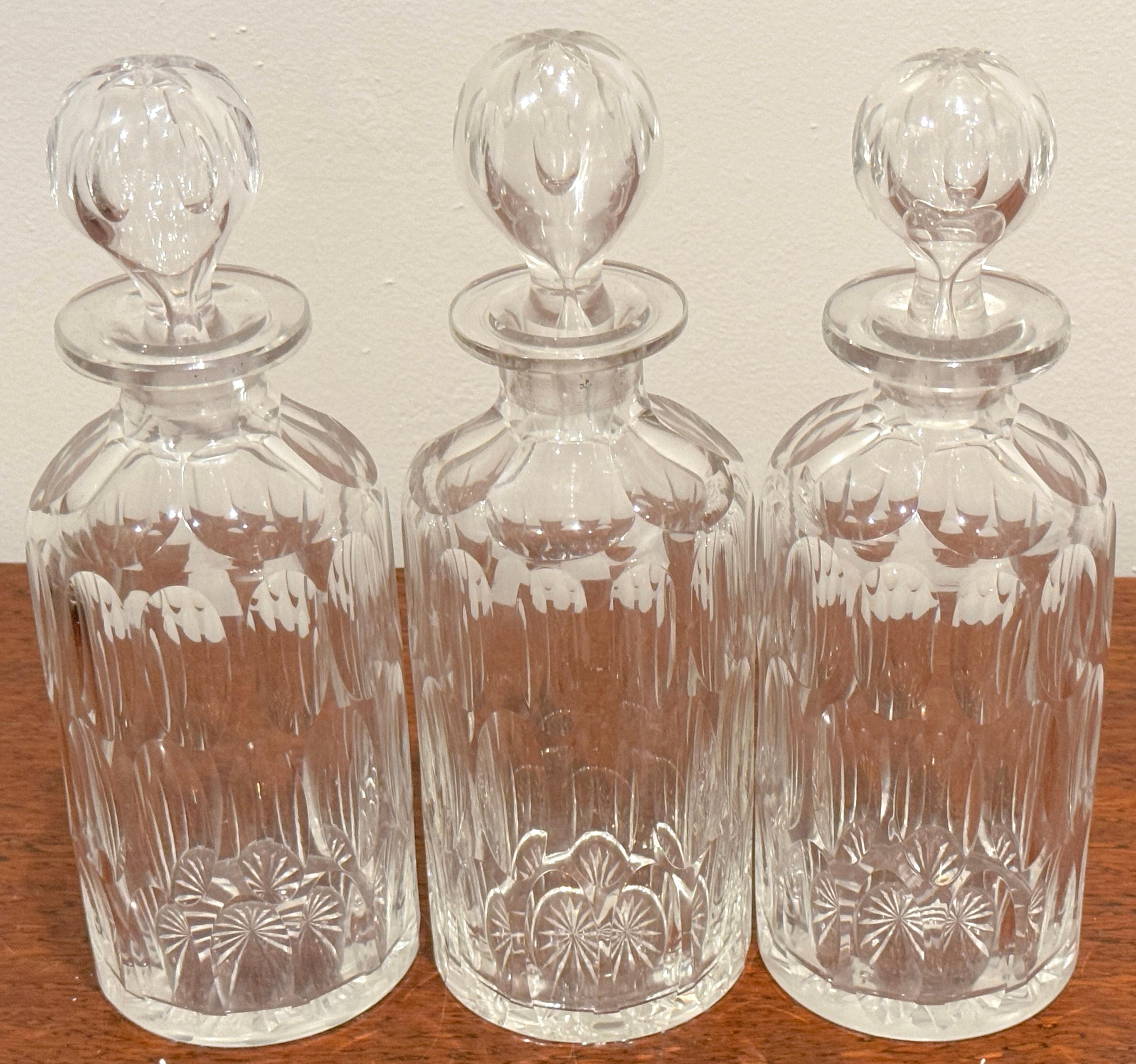 Tantale en argent, John Sherwood & Sons, 3 carafes optiques en verre taillé, 1900 en vente 1