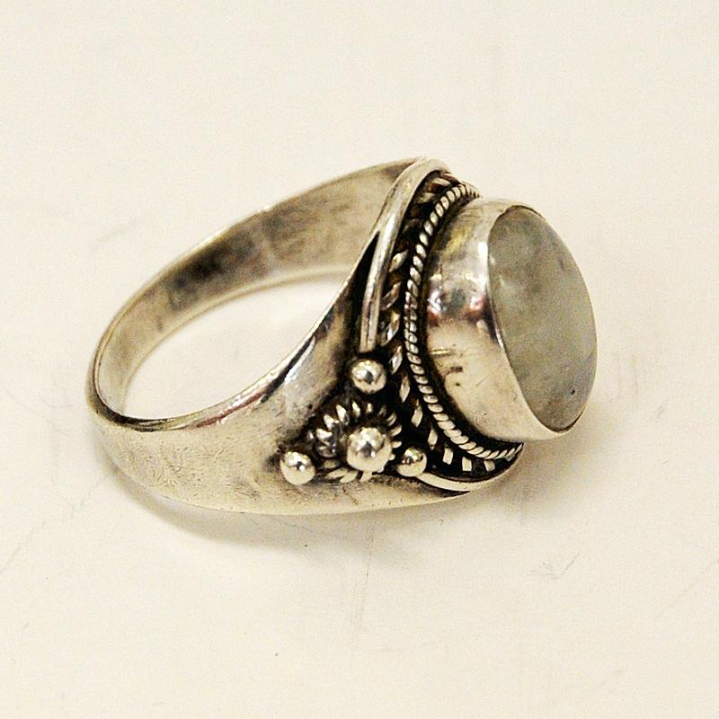Silverring with Pearlcolored Stone and vintage Decorations, 1940s In Good Condition In Stockholm, SE