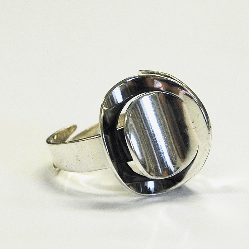 Finnish Vintage Silverring with a Topshape by Erik Granith, Finla 1973