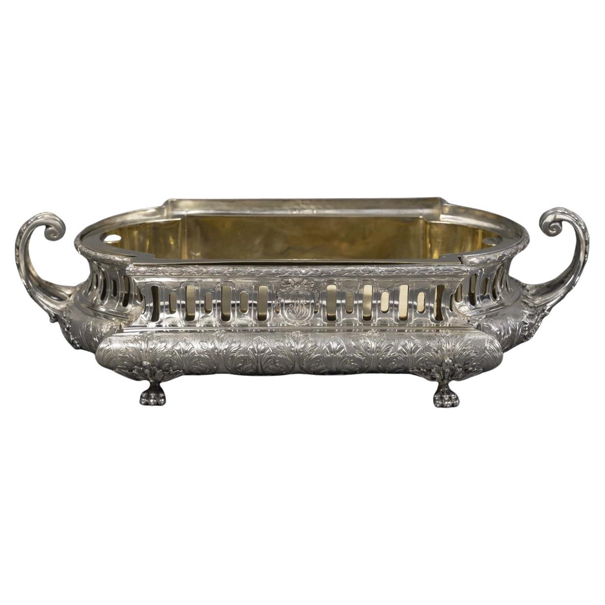 Silversmith of Merit - Rectangular solid silver planter with side handles, 19th For Sale