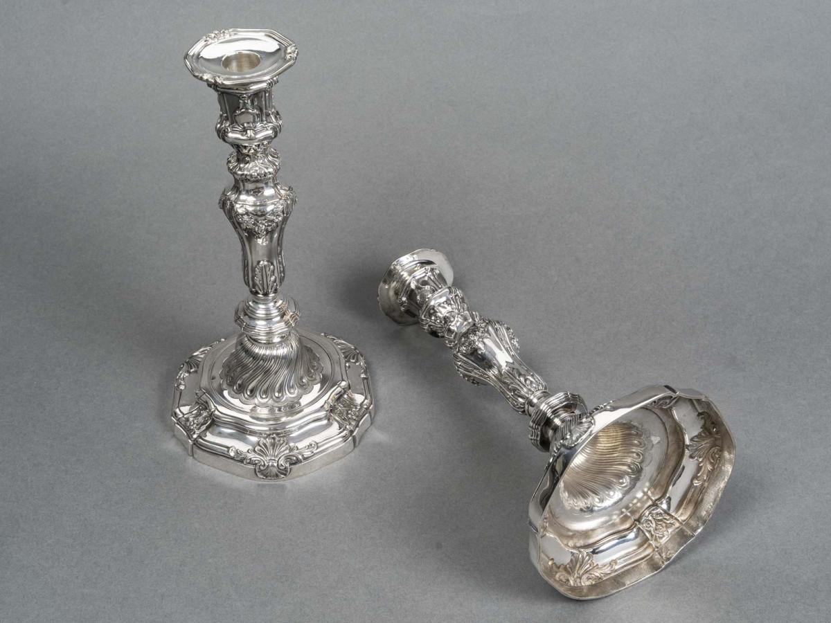 Silberschmied P.F.A. TURQUET - Paar silberne Kerzenleuchter Louis XV - 19. (19. Jahrhundert) im Angebot