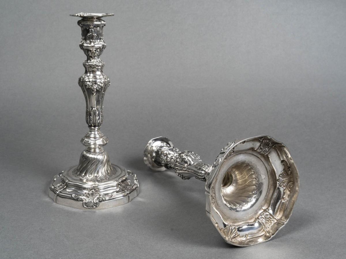 Silberschmied P.F.A. TURQUET - Paar silberne Kerzenleuchter Louis XV - 19. im Angebot 2