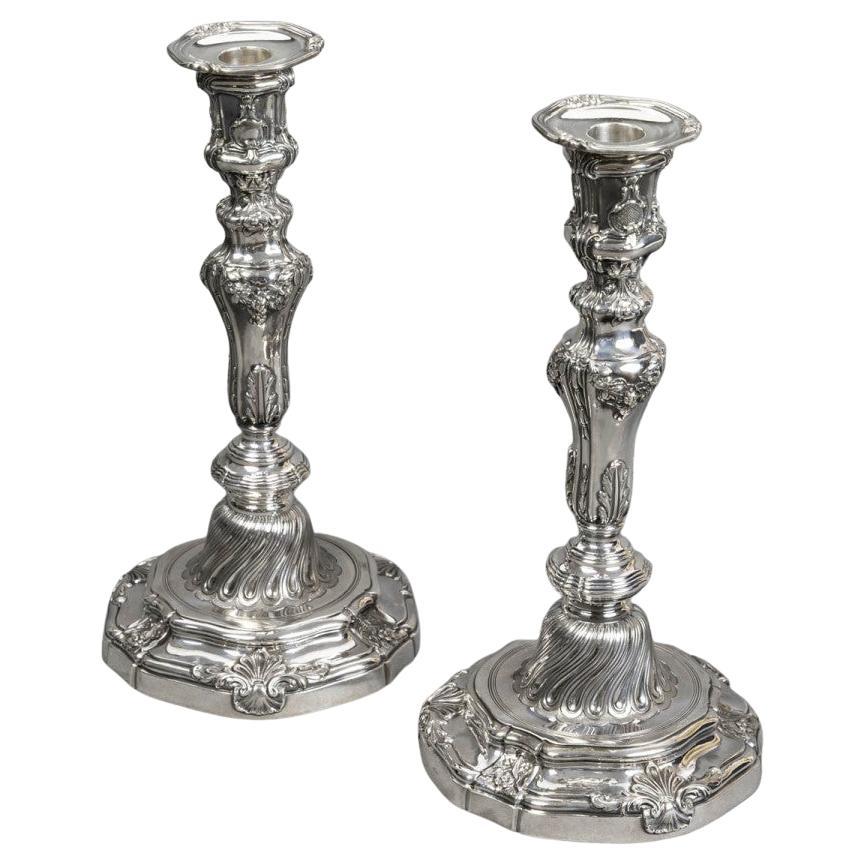 Silberschmied P.F.A. TURQUET - Paar silberne Kerzenleuchter Louis XV - 19. im Angebot