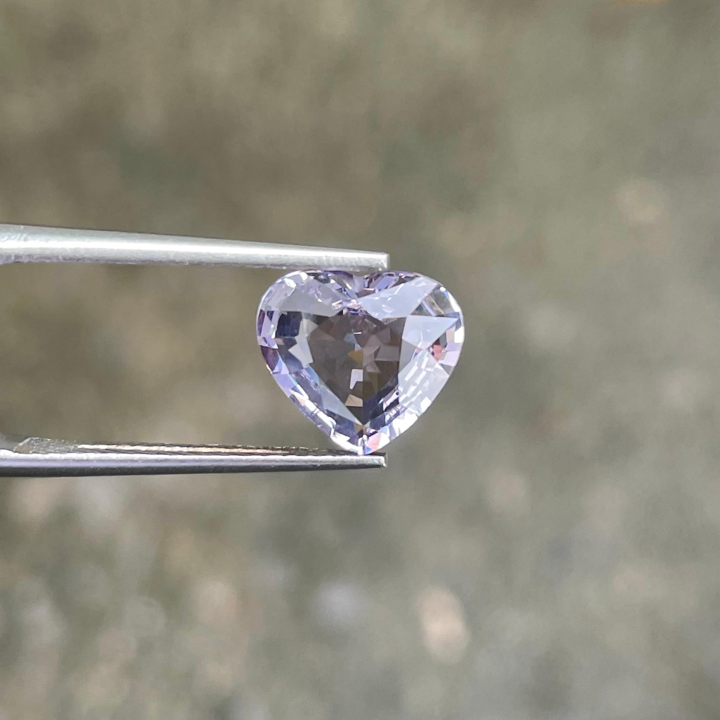 Silvery Gray Burmese Spinel 2.60 carats Heart Cut Natural Loose Gemstone In New Condition For Sale In Bangkok, TH