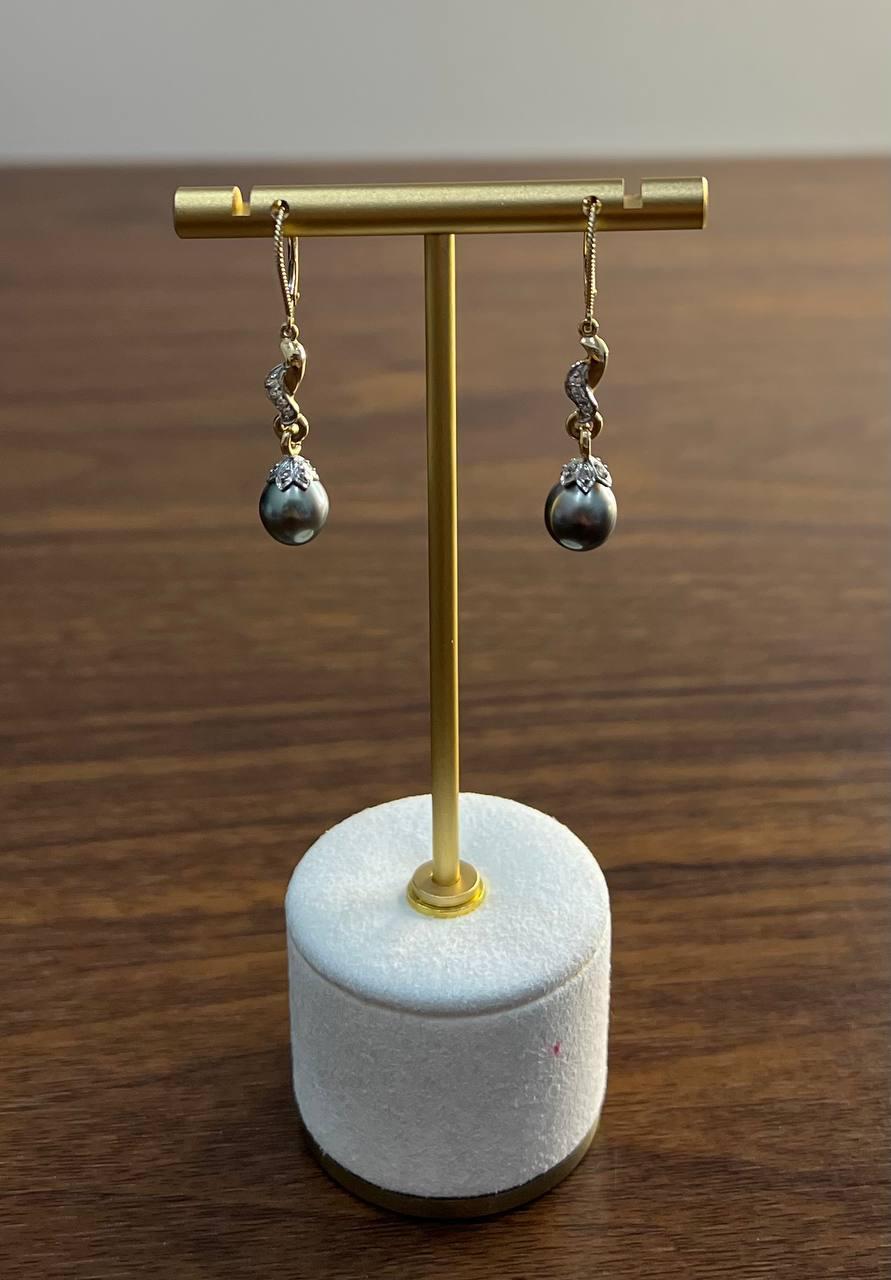 Women's Silvery Grey Black Tahitian Pearl 14K Yellow Gold Diamond Drop Dangle Earrings For Sale