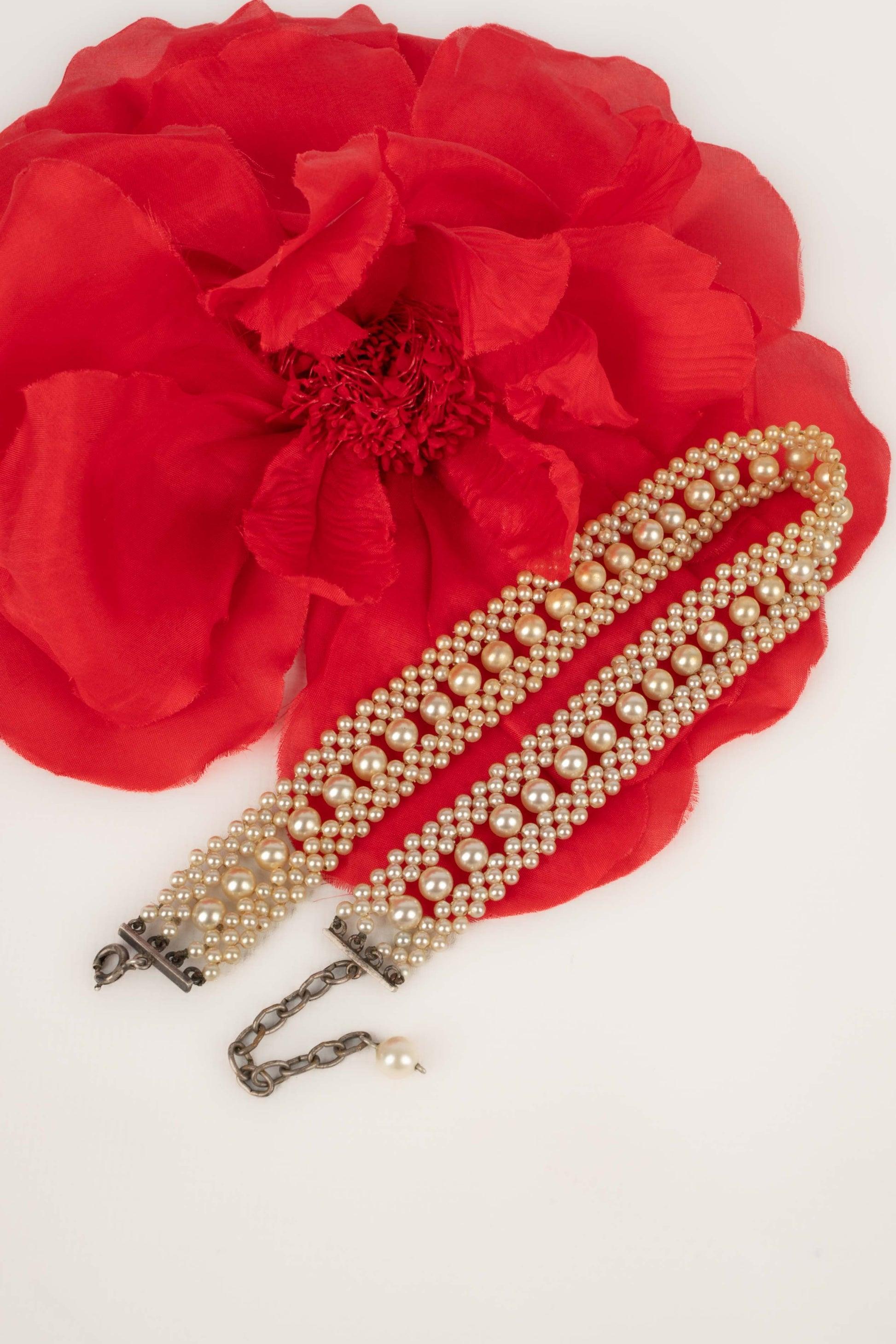 Silvery Metal and Costume Pearl Choker Necklace For Sale 1