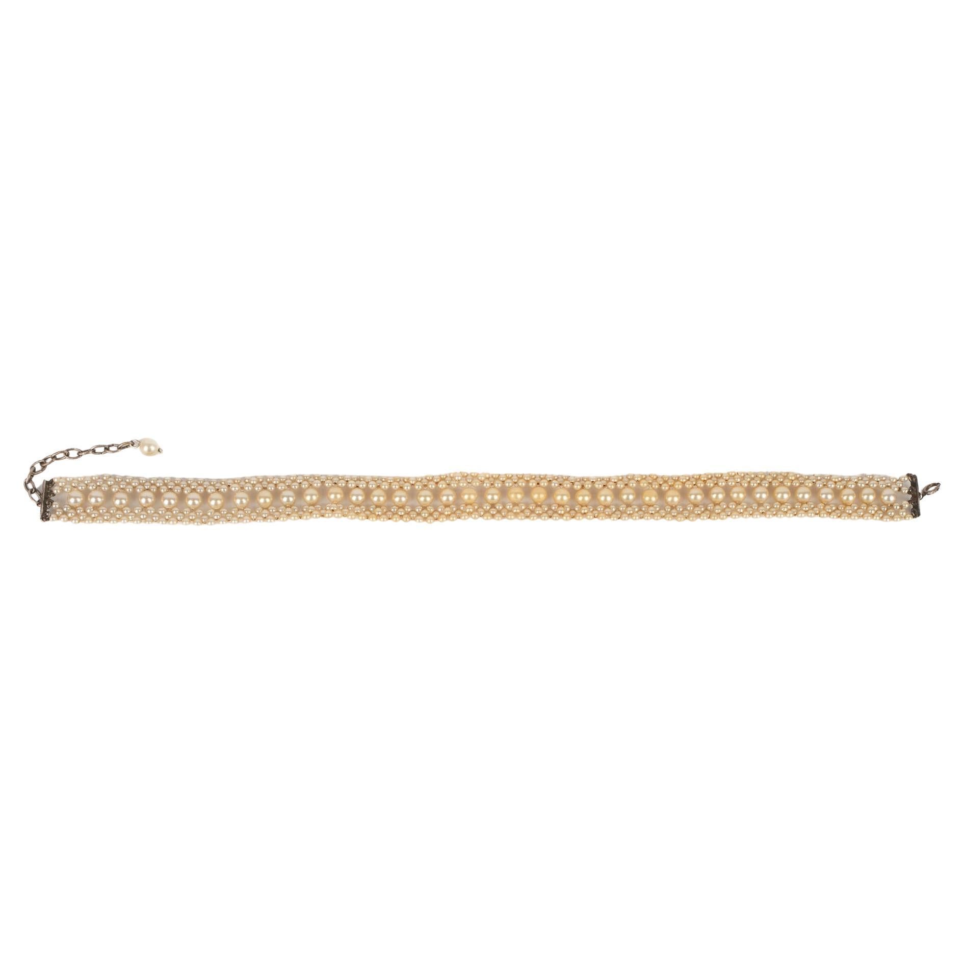 Silvery Metal and Costume Pearl Choker Necklace
