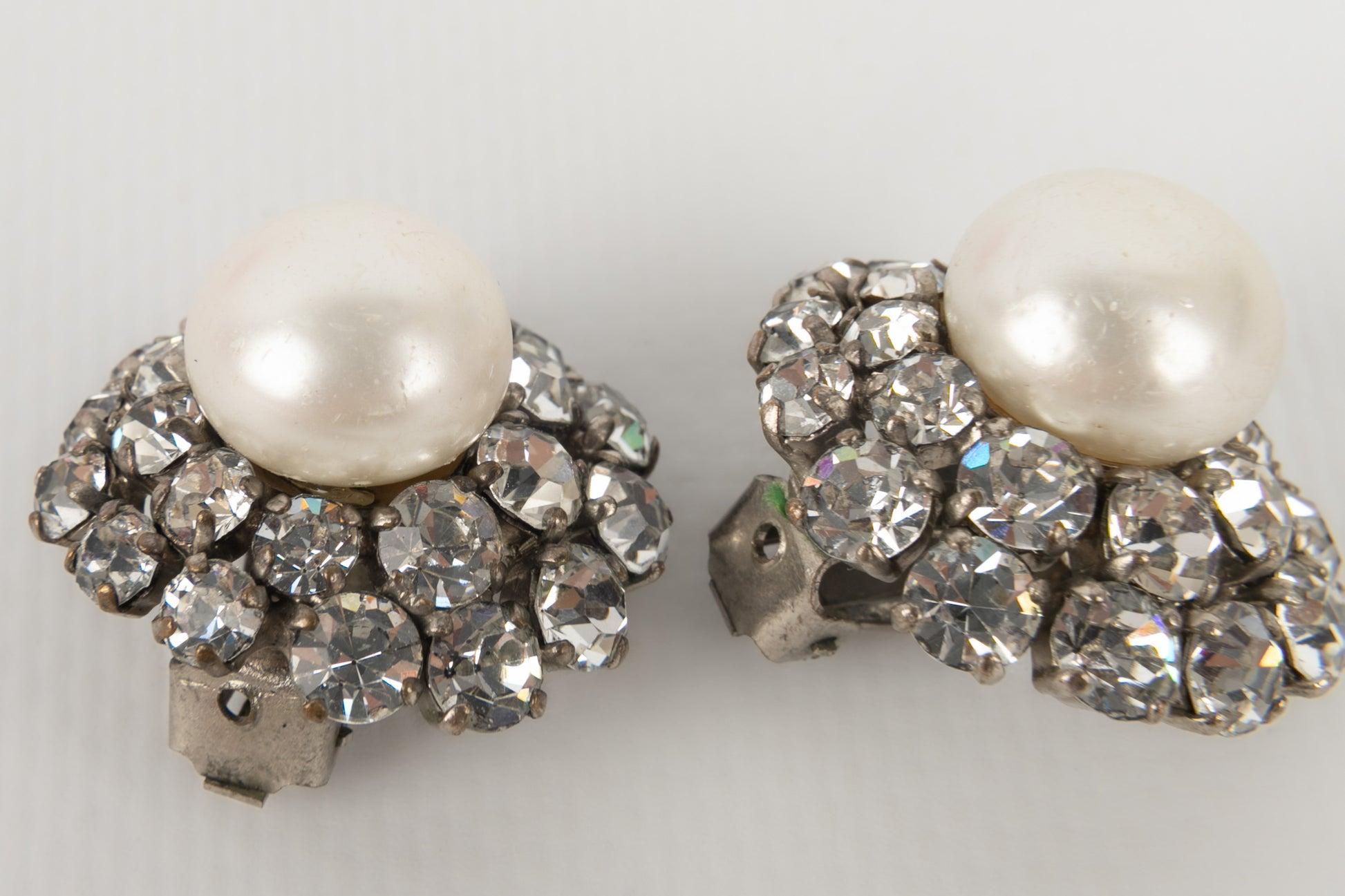 Orecchini in metallo argentato ornati con strass In condizioni buone in vendita a SAINT-OUEN-SUR-SEINE, FR