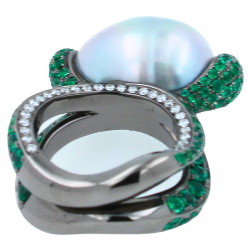 Women's or Men's Silvery White Iridescent South Sea Pearl Emerald Diamond Sapphire 18k Gold Ring For Sale