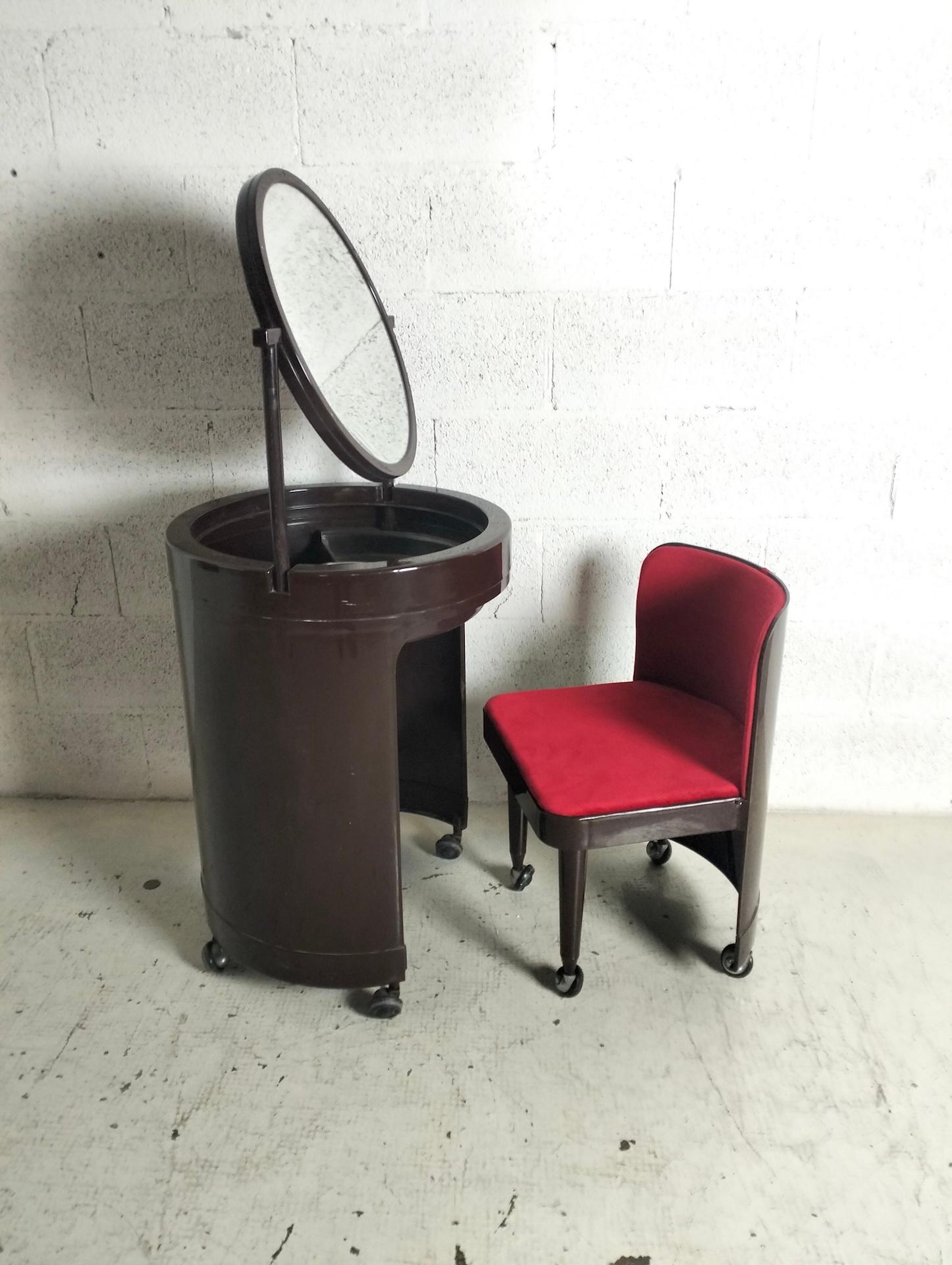 Mid-Century Modern Silvi red Vanity table on wheels by Studio Kastilia , 1970s For Sale