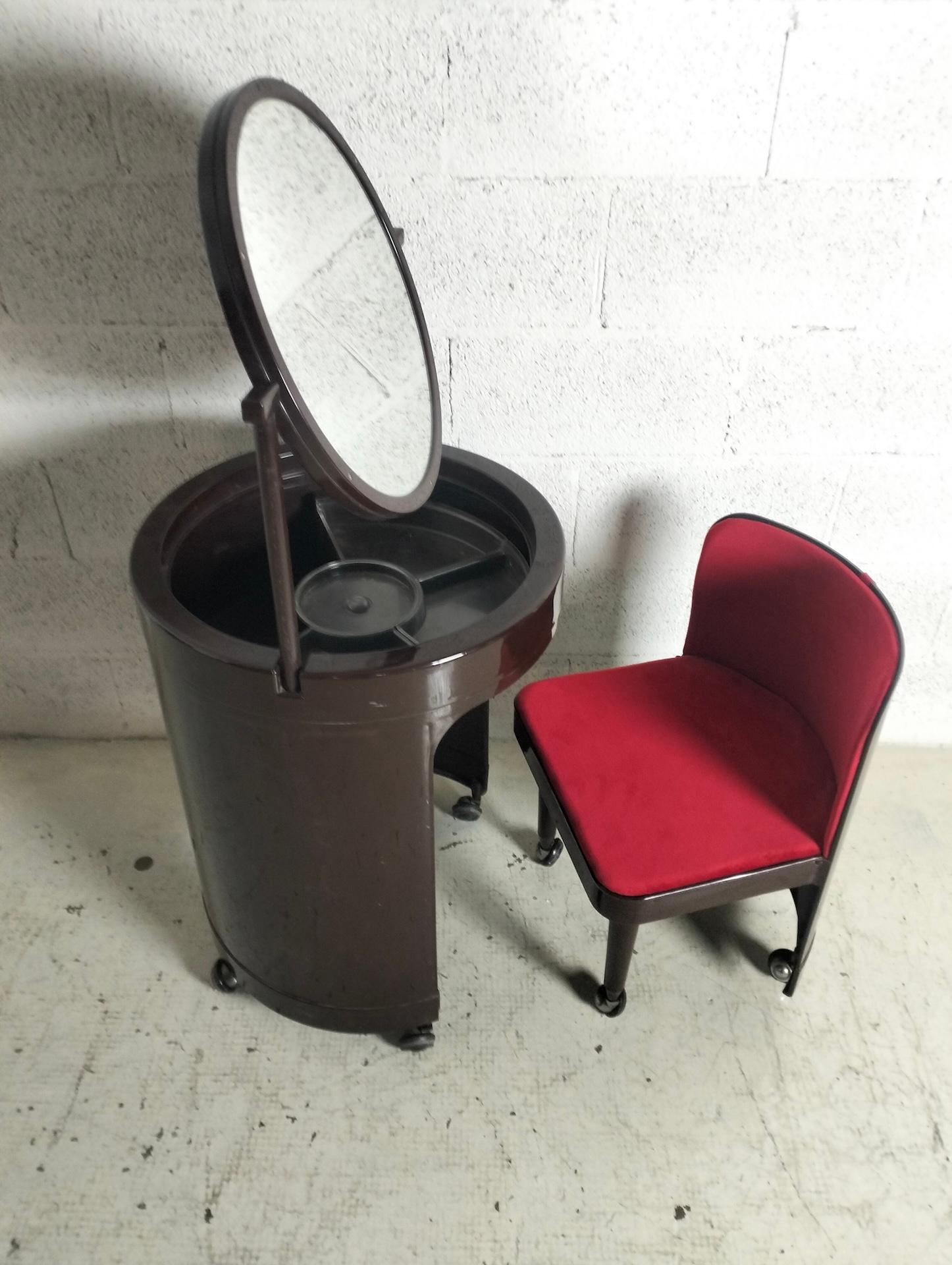 Italian Silvi red Vanity table on wheels by Studio Kastilia , 1970s For Sale