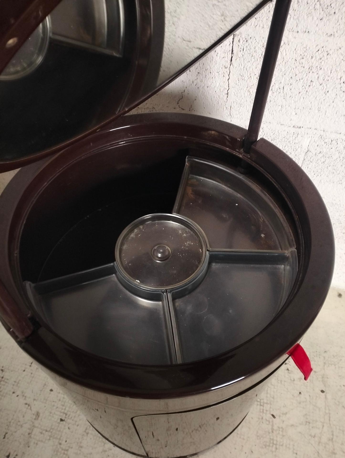 Late 20th Century Silvi red Vanity table on wheels by Studio Kastilia , 1970s For Sale