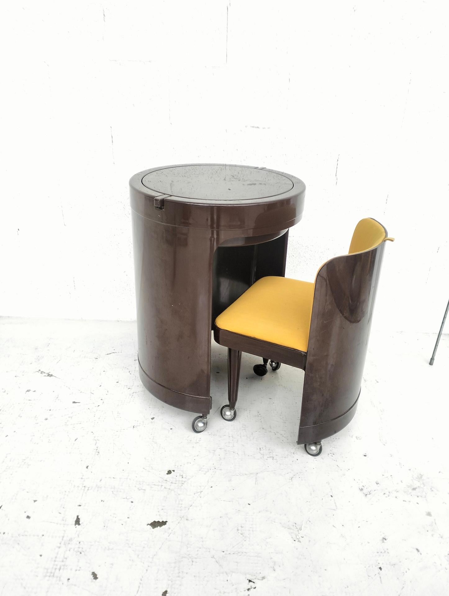 Silvi Vanity table on wheels  by Studio Kastilia, 1970s For Sale 3
