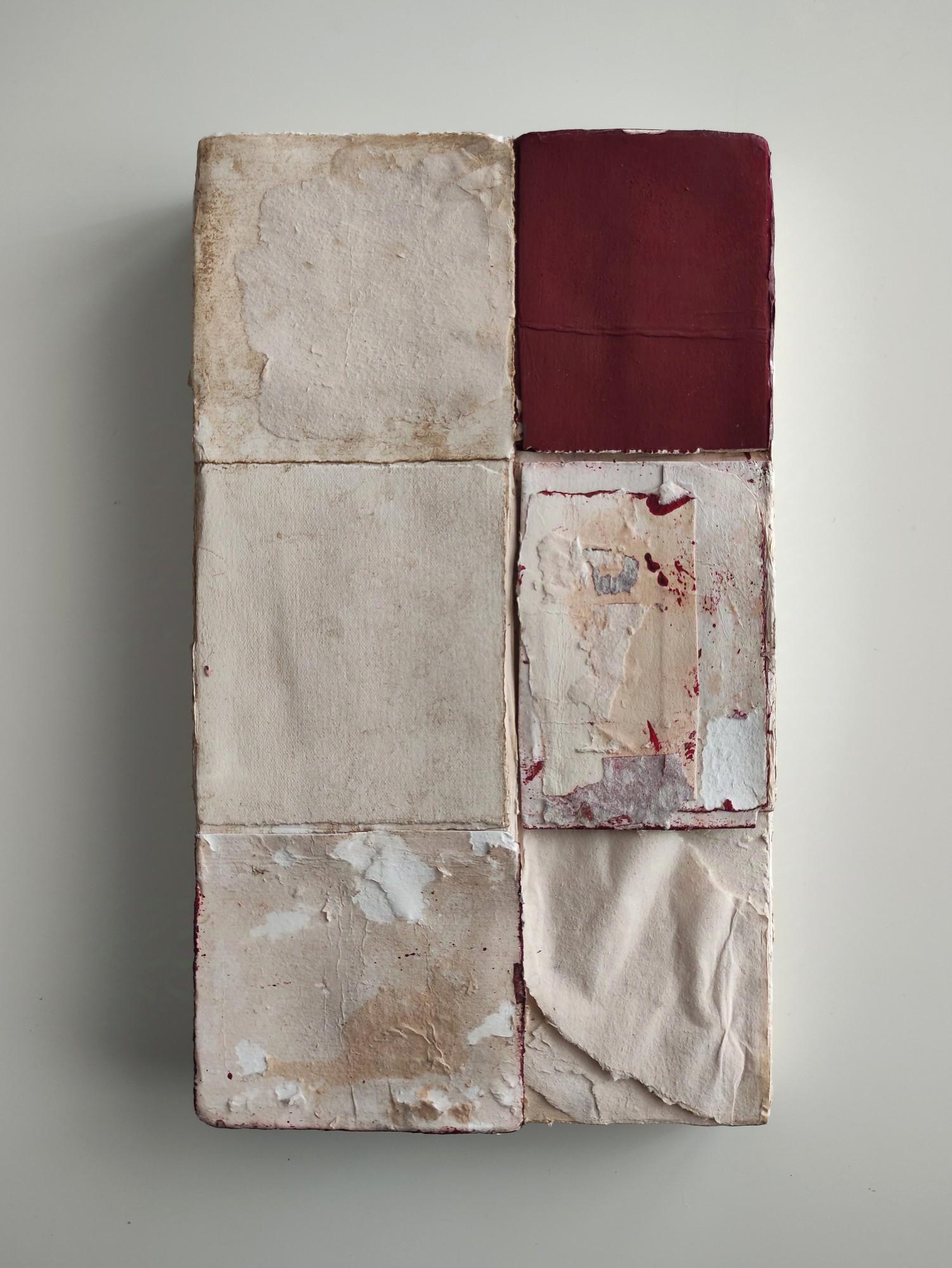 Zeitgenössisches Papierkunstwerk in Weiß und Rot, 2024 – „Color Lento“