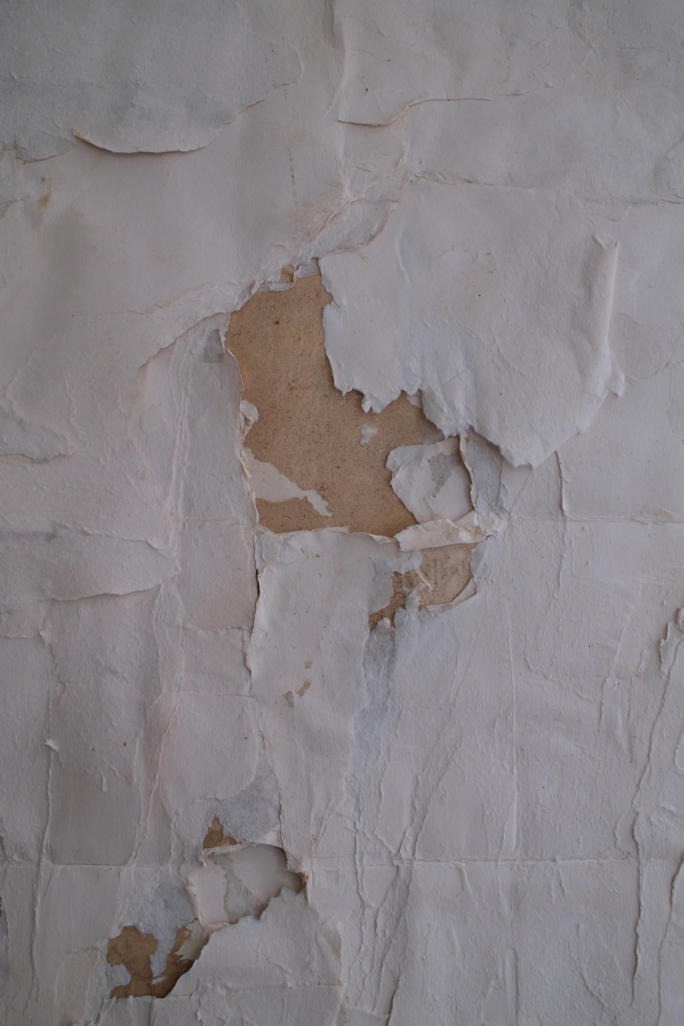 Minimalist White Paper work 2024 - 'Impronta 05' For Sale 3