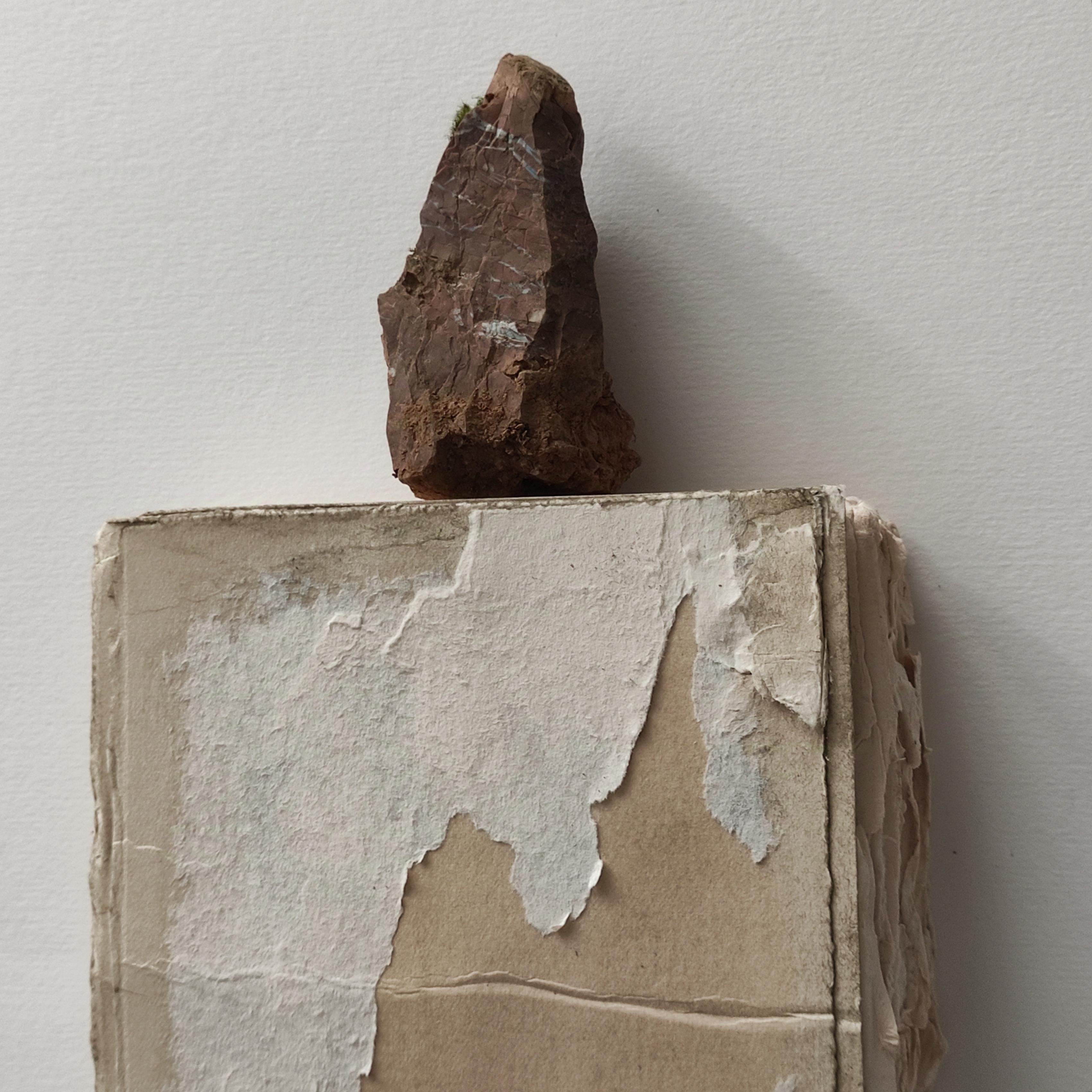 Minimalist White Paper Work with a Stone, 2024 - 'Montagne Acque Rocce 01' - Art by Silvia De Marchi