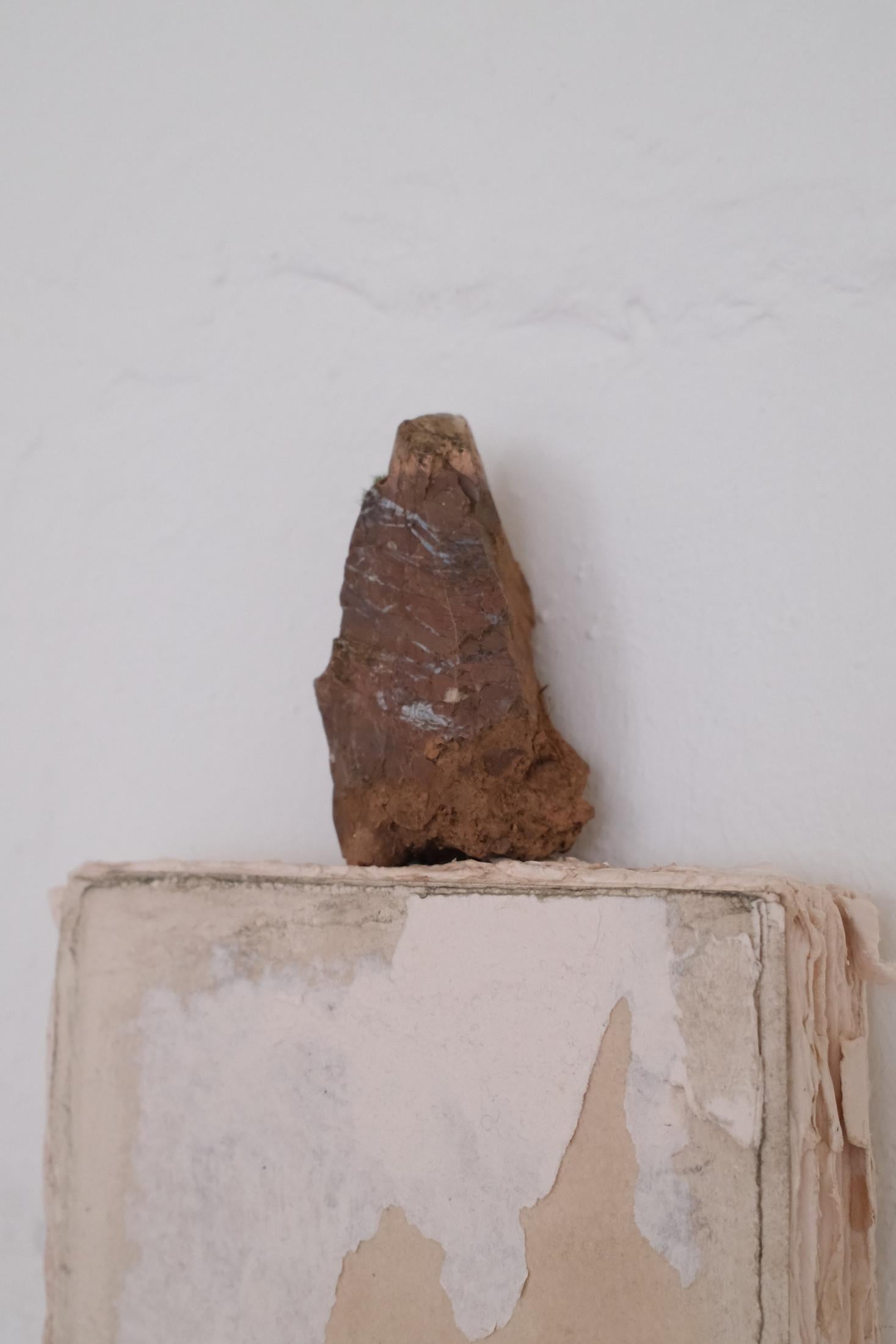 Minimalist White Paper Work with a Stone, 2024 - 'Montagne Acque Rocce 01' For Sale 1