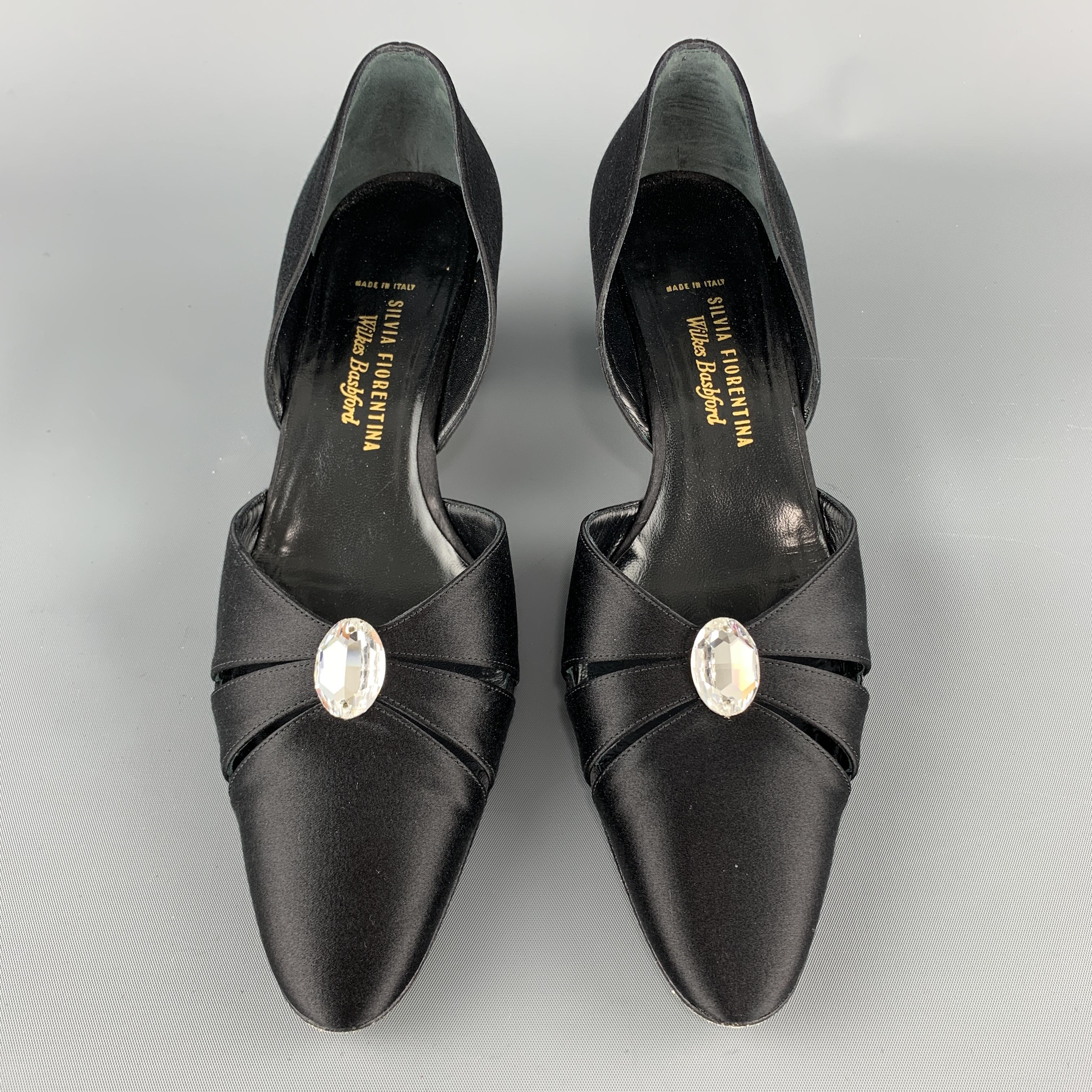 Vintage SILVIA FIORENTINA for WILKES BASHFORD D'orsay pumps come in black silk satin with a cutout detail pointed toe, low chunky heel, and clear rhinestone applique. With box. Made in Italy.

Excellent Pre-Owned Condition.
Marked: US 8 M

Heel: 2