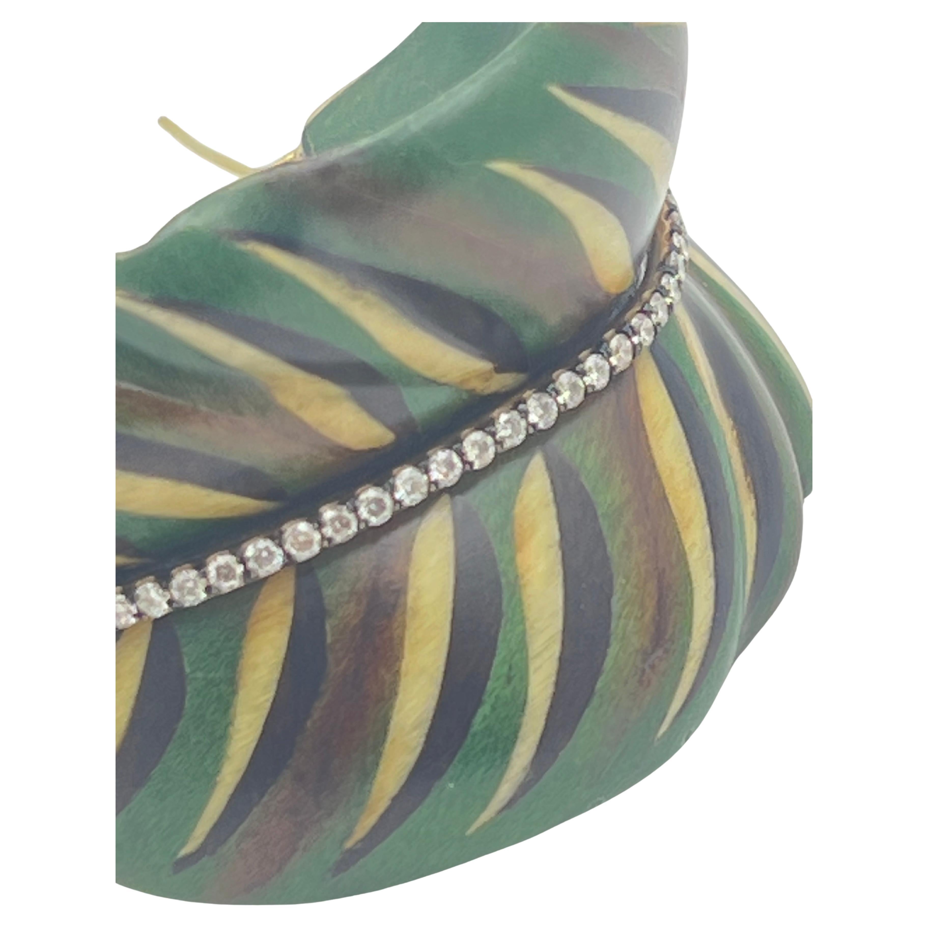 Silvia Furmanovich Boucles d'oreilles botaniques en bois de marqueterie à diamants, de grande taille et courbées Pour femmes en vente