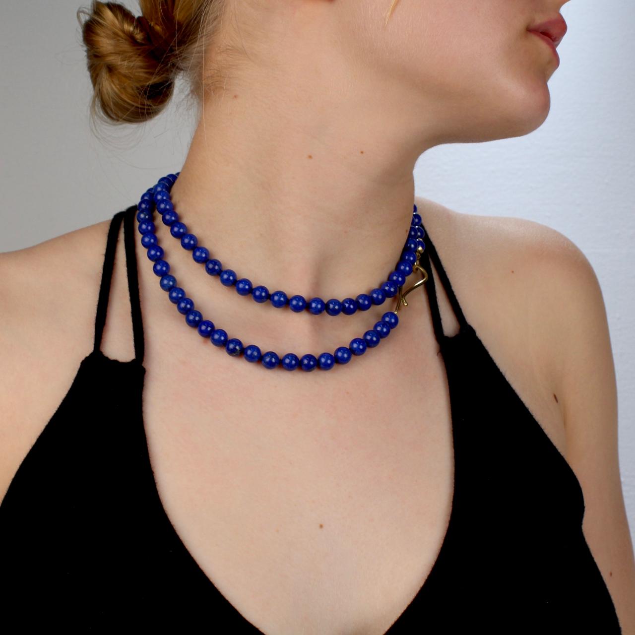 Silvia Kelly Opernlänge-Halskette aus 18 Karat Gold und Lapislazuli mit Perlen (Moderne) im Angebot