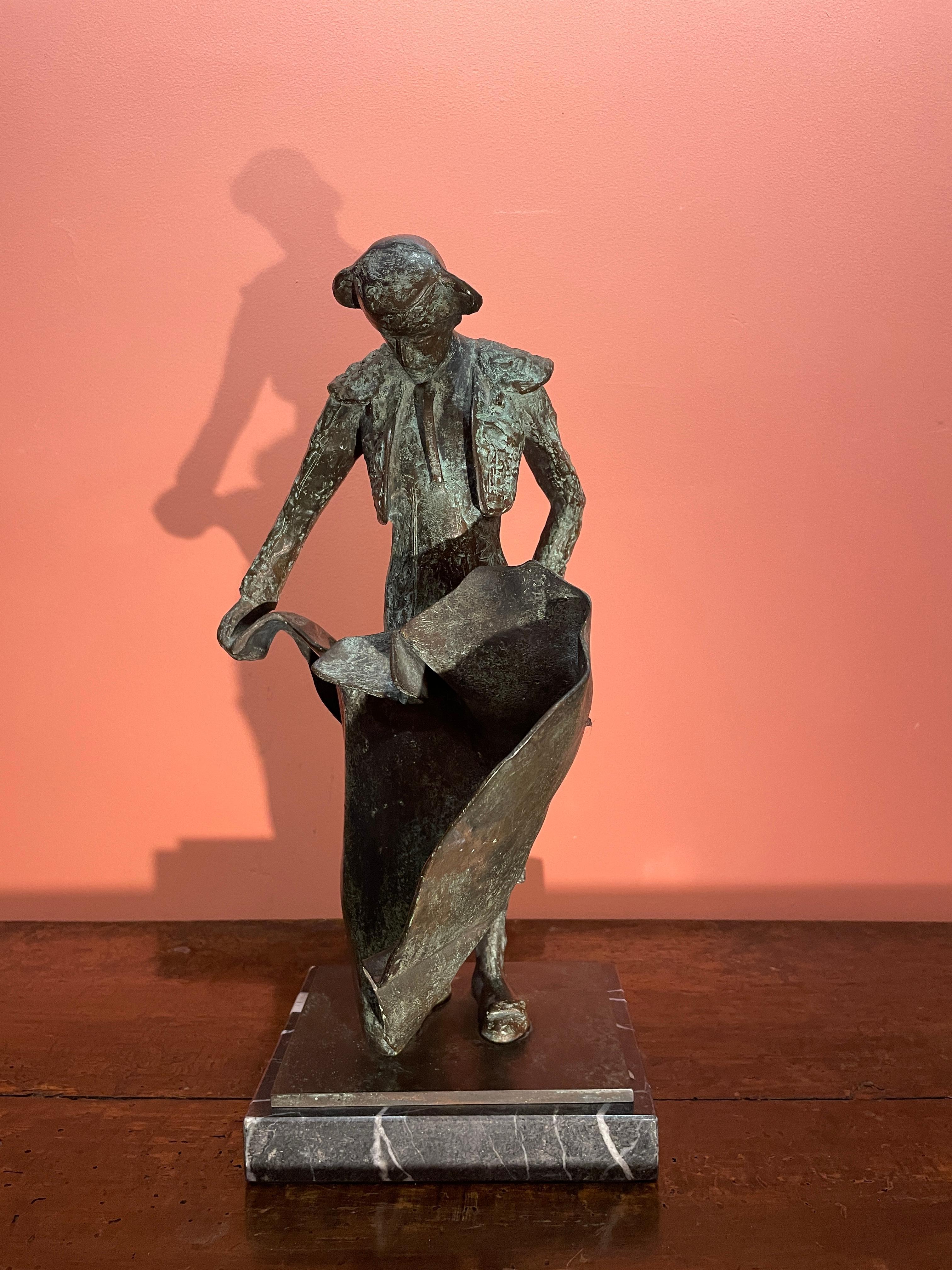 Silvino Poza
1926 - 2010

Gaonera - Il Toreador

Scultura in bronzo con patina verde
Tecnica della cera persa 
Firmato : S.Poza
Numerato : n° 2/6

Biografia :

Nato nel 1926 a Valladolid, in Spagna, Silvino Poza è un artista-incisore dal