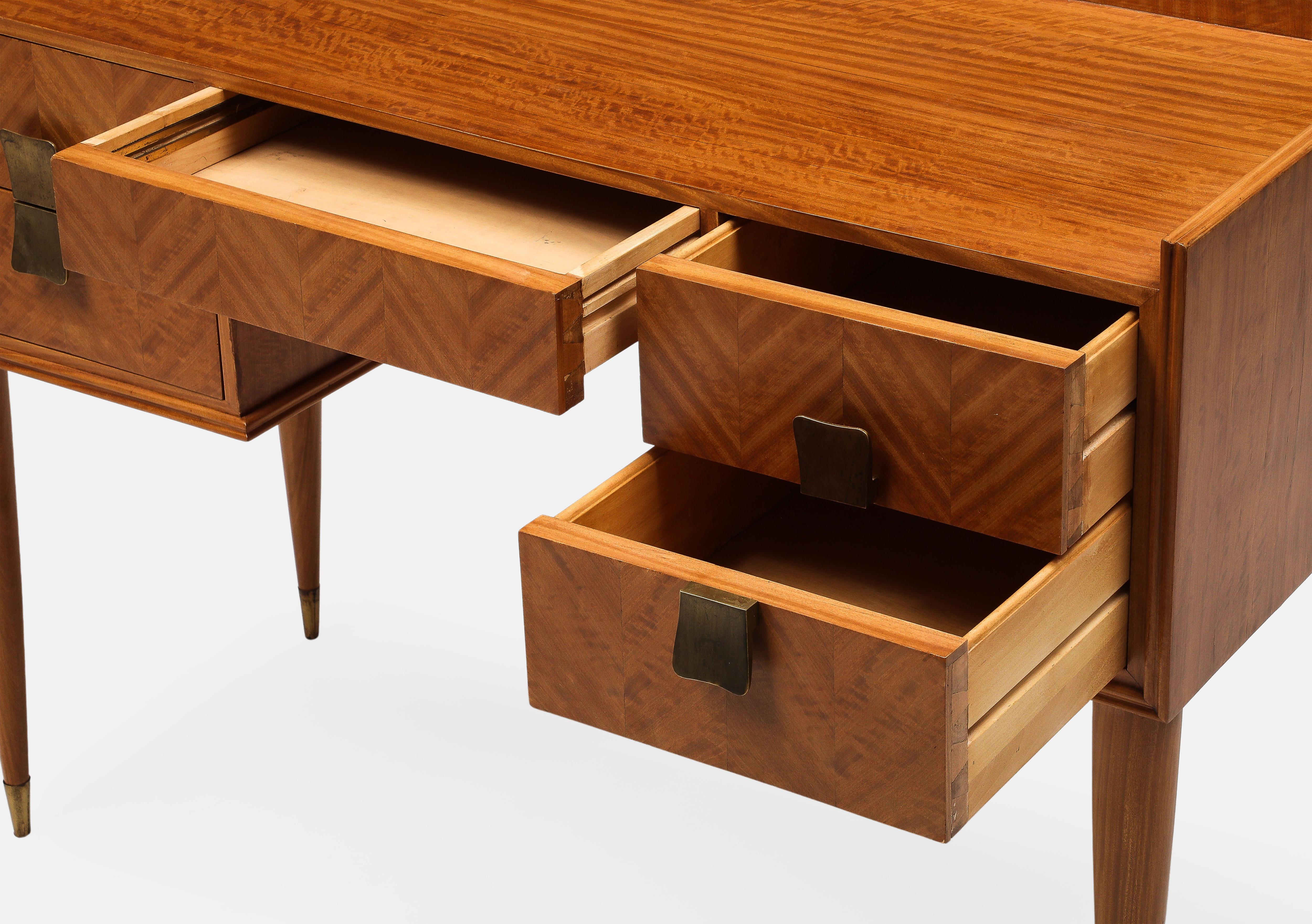Silvio Cavatorta Birch Desk and Matching Chair in Ivory Bouclé, Italy, 1940s For Sale 5