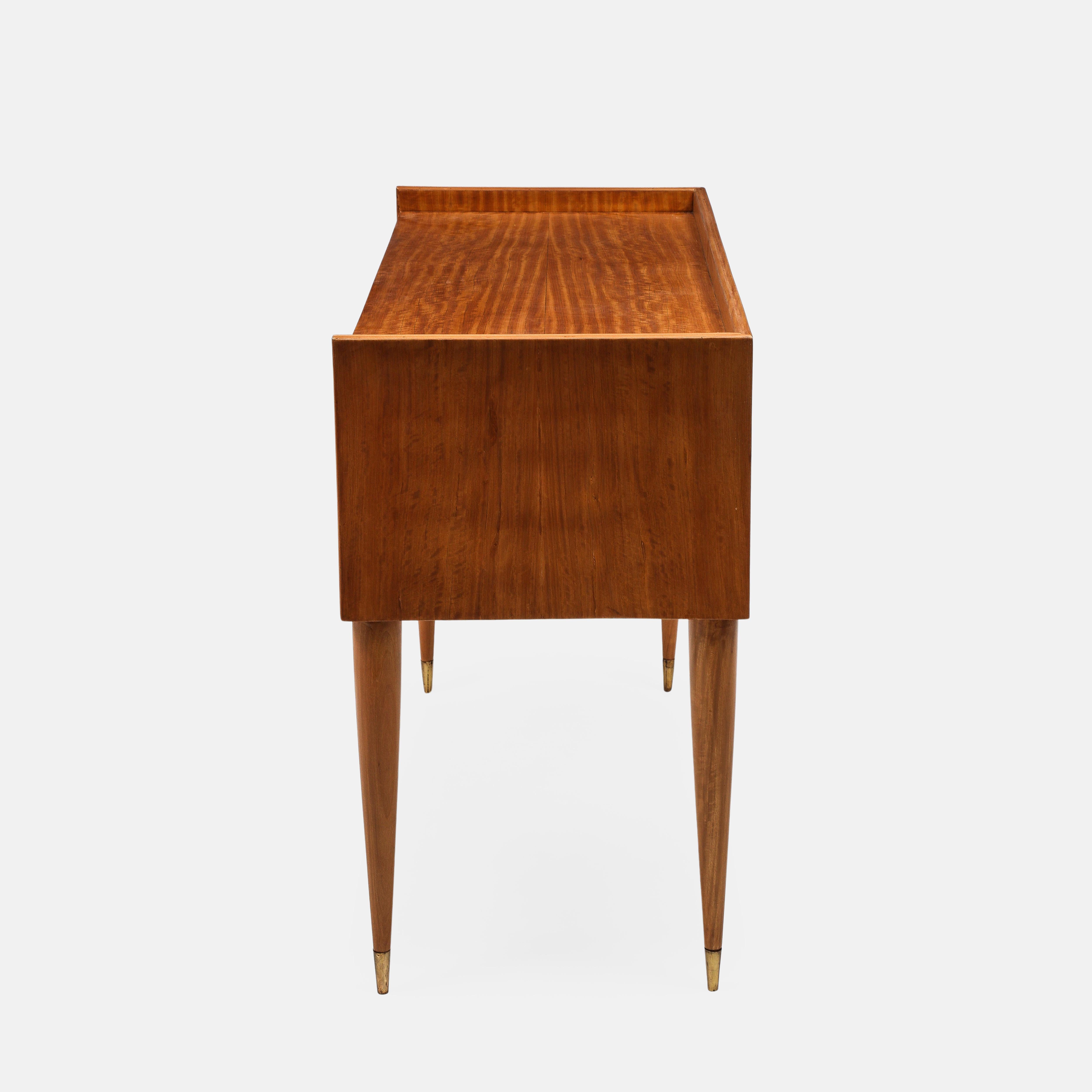 Mid-20th Century Silvio Cavatorta Birch Desk and Matching Chair in Ivory Bouclé, Italy, 1940s For Sale
