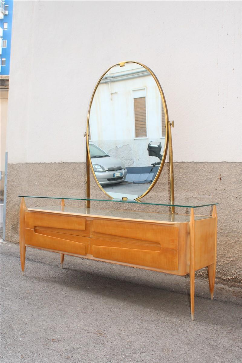Silvio Cavatorta Chest of Drawers in Maple with Mirror and Brass Mid-Century For Sale 2