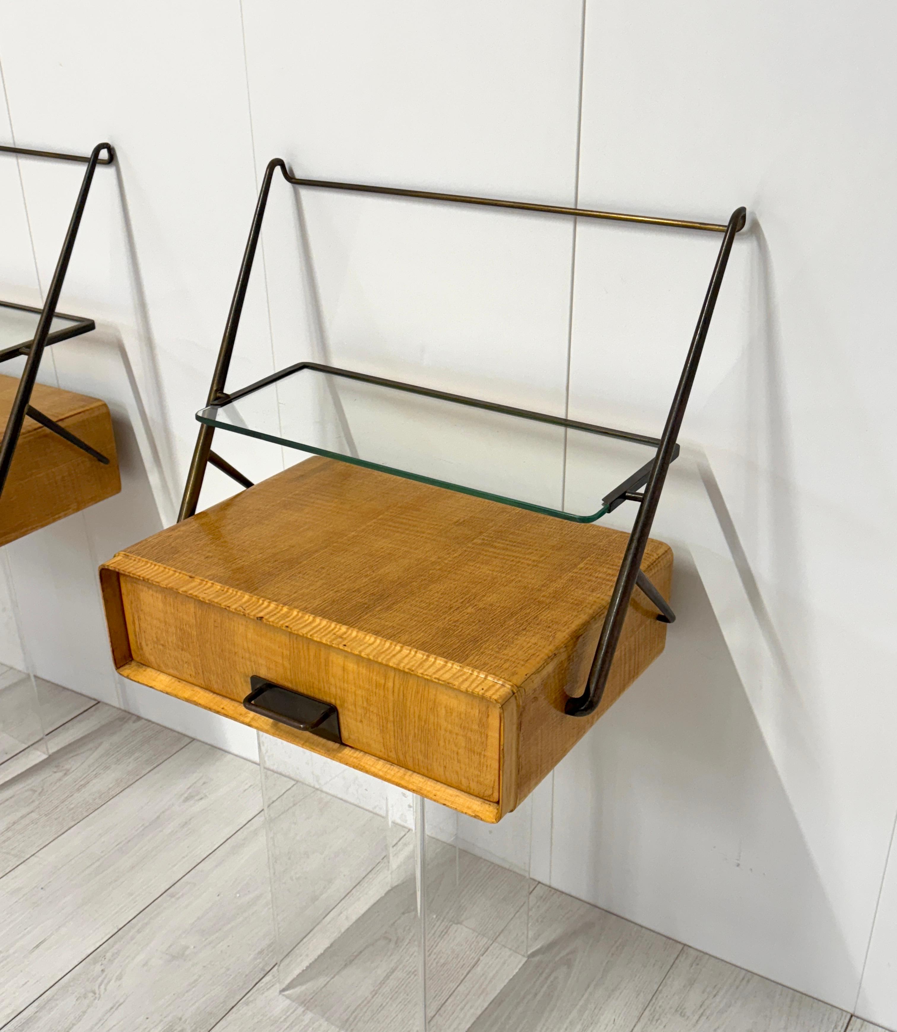 Silvio Cavatorta, Coppia di comodini pensili, anni '50 For Sale 5
