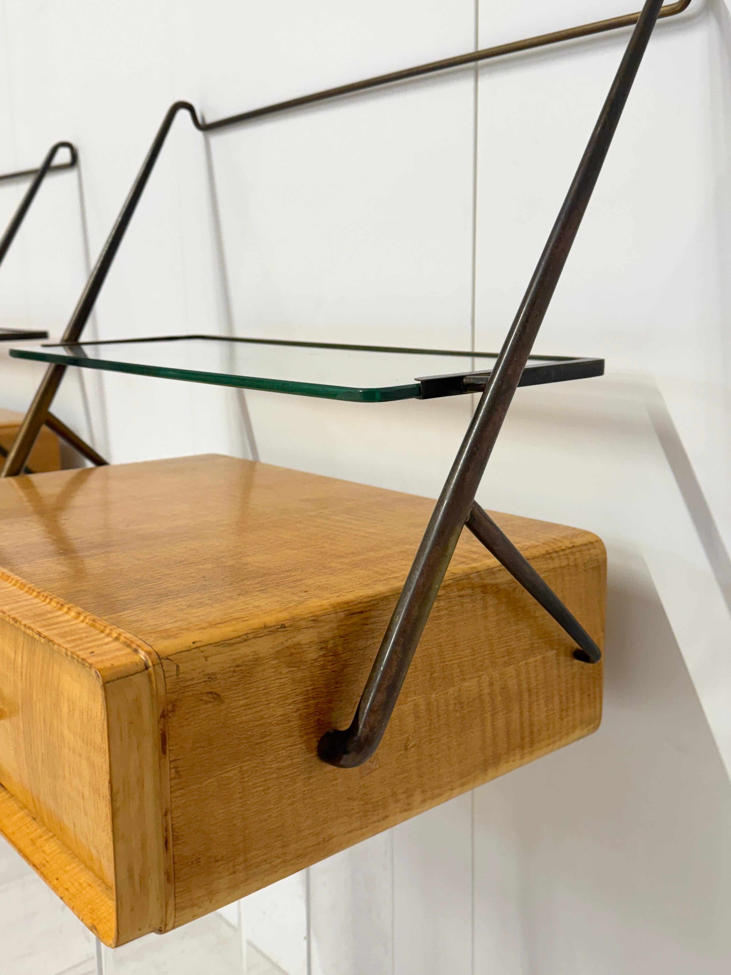 Silvio Cavatorta, Coppia di comodini pensili, anni '50 For Sale 6