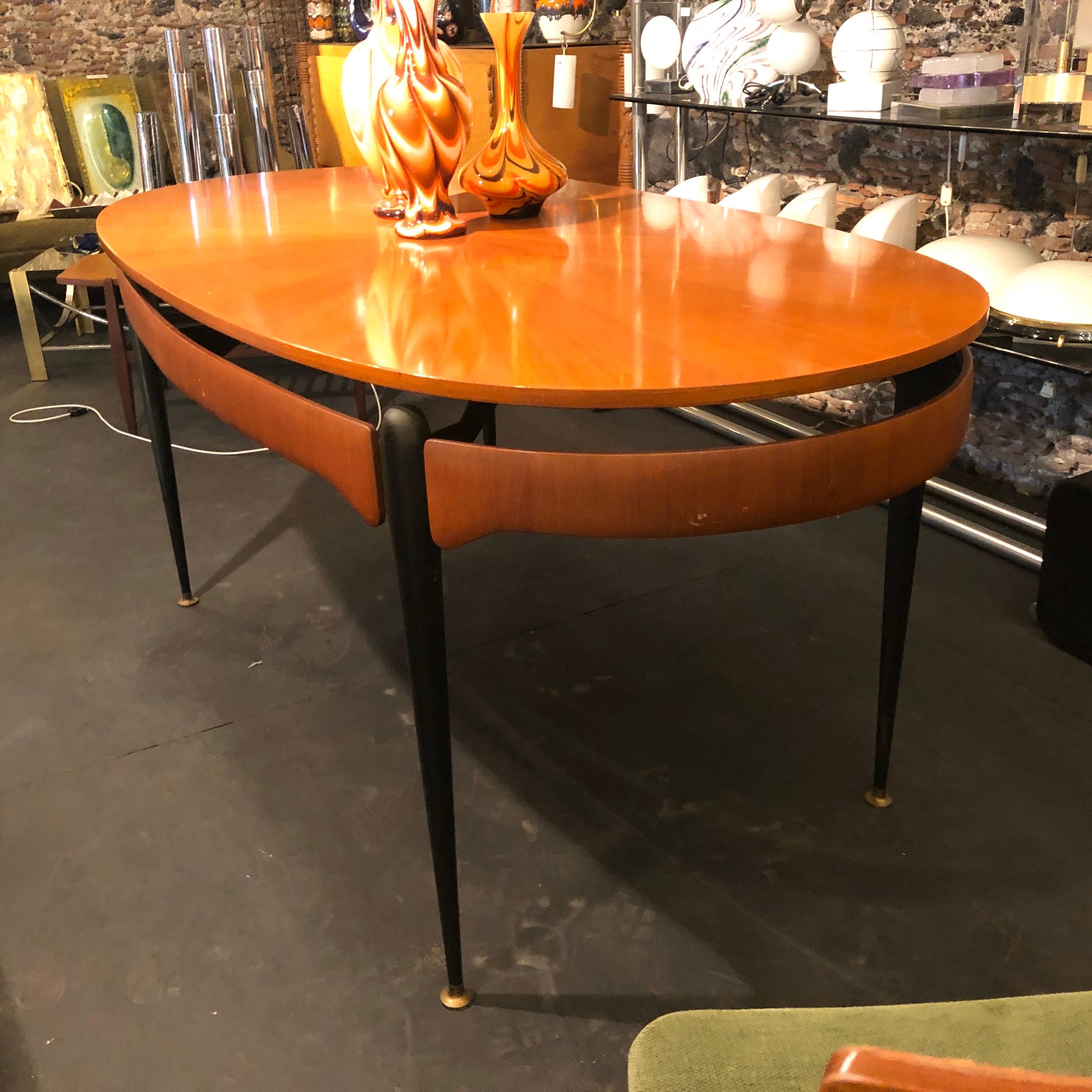 Silvio Cavatorta Mid-Century Modern Rosewood Italian Dining Table, circa 1950 6