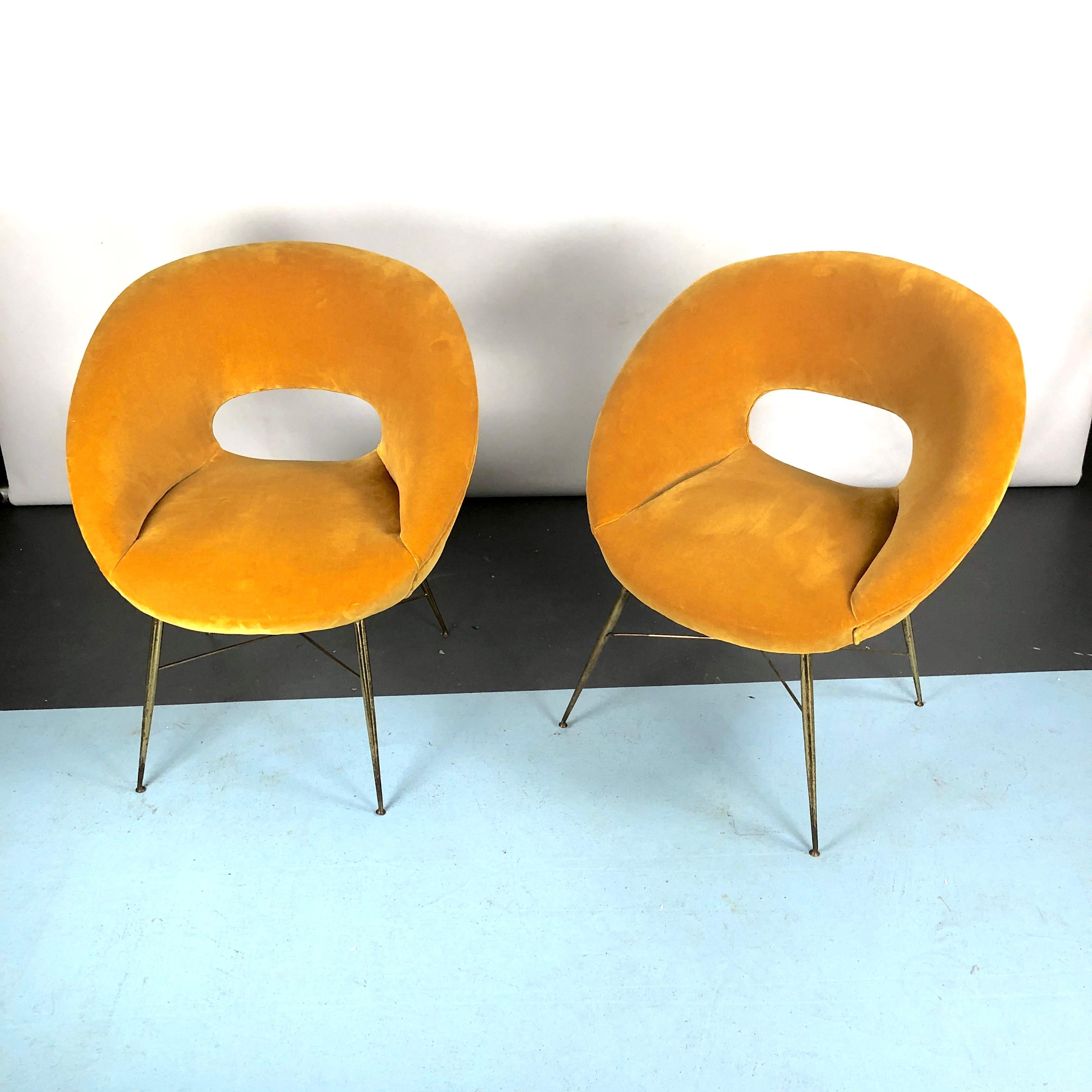 Silvio Cavatorta, Pair of Gold Velvet Armchairs from 50s For Sale 7