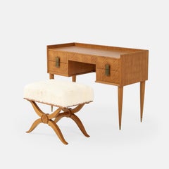 Silvio Cavatorta Escritorio de abedul y silla a juego en bouclé marfil, Italia, años 40