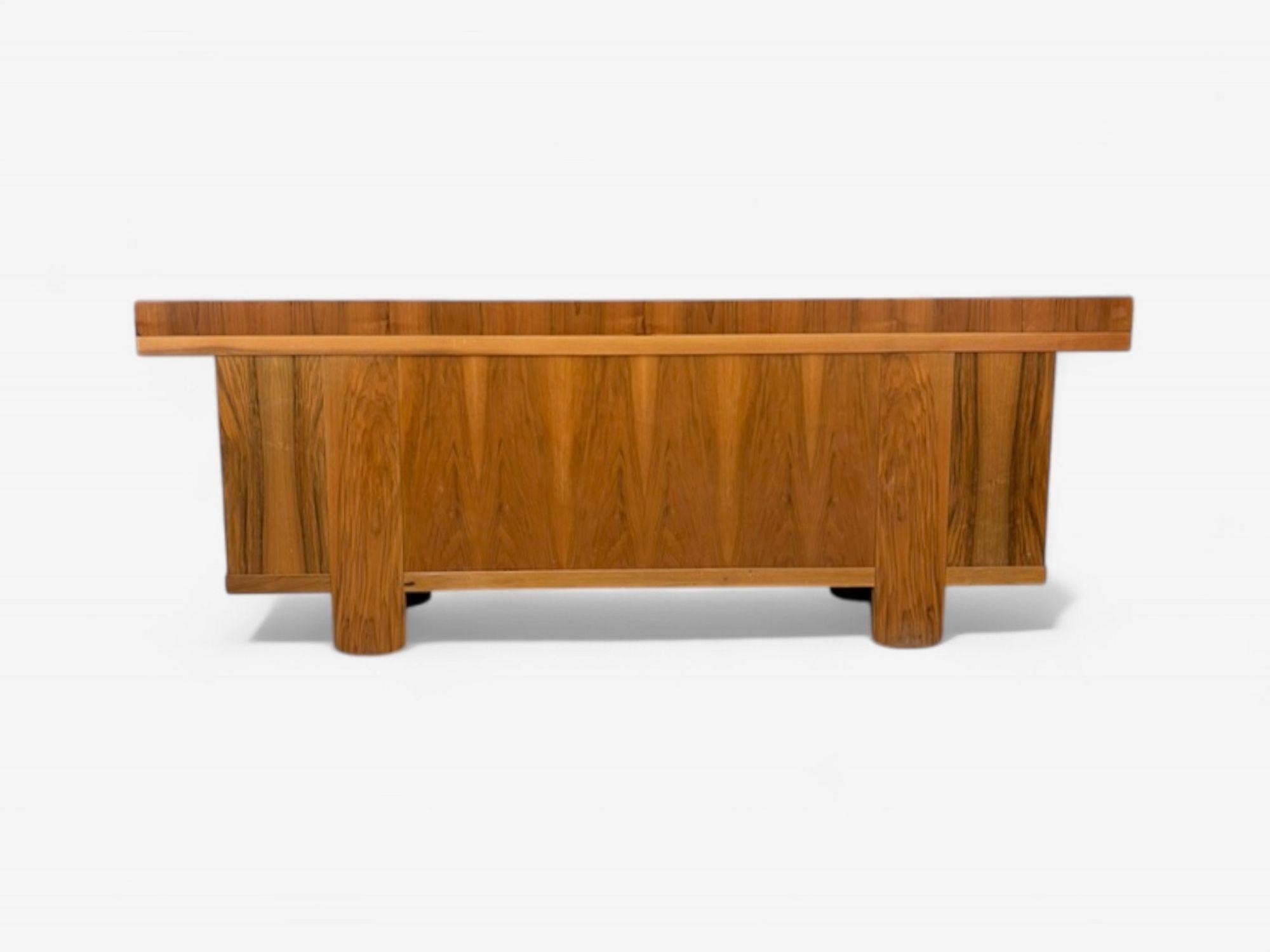 Silvio Coppola, Bernini, Moderna italiana, Noce, Credenza, Italia, 1964 in vendita 7