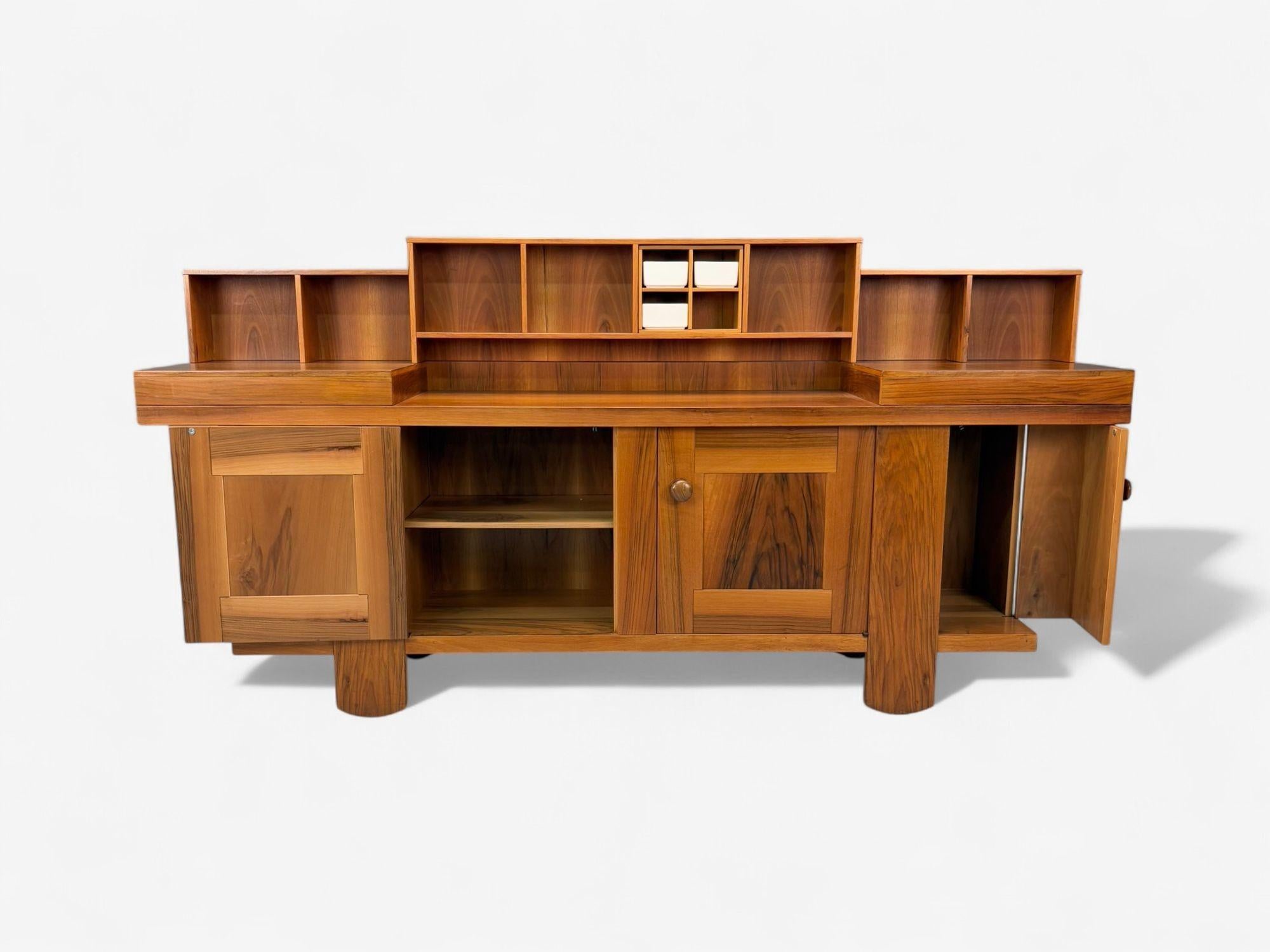 Silvio Coppola, Bernini, Moderna italiana, Noce, Credenza, Italia, 1964 in vendita 1