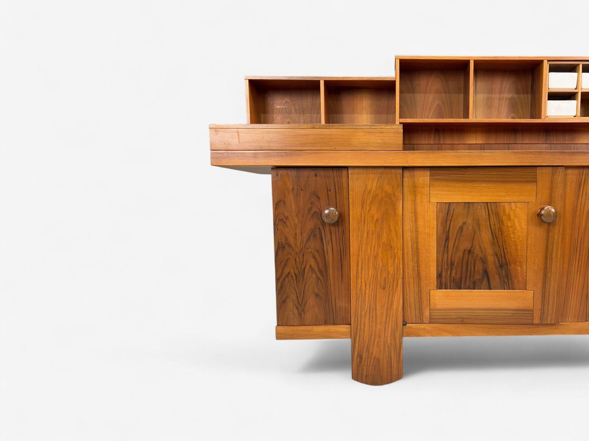 Silvio Coppola, Bernini, Moderna italiana, Noce, Credenza, Italia, 1964 in vendita 2