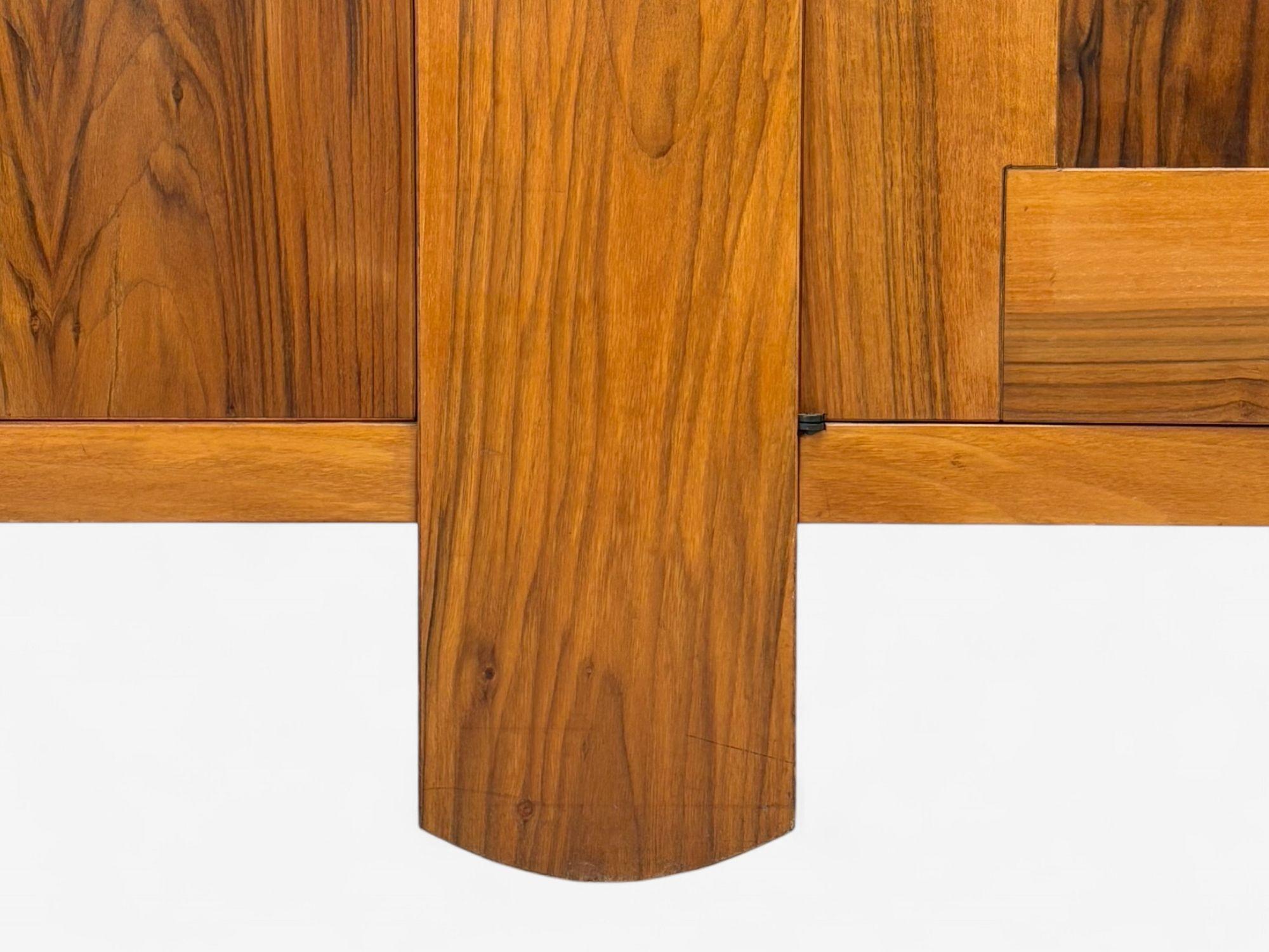 Silvio Coppola, Bernini, Moderna italiana, Noce, Credenza, Italia, 1964 in vendita 4