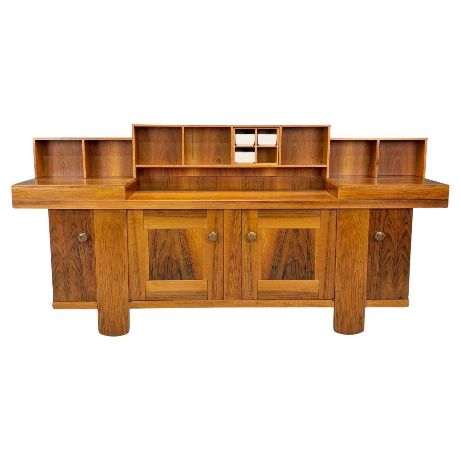 Silvio Coppola, Bernini, Moderna italiana, Noce, Credenza, Italia, 1964 in vendita