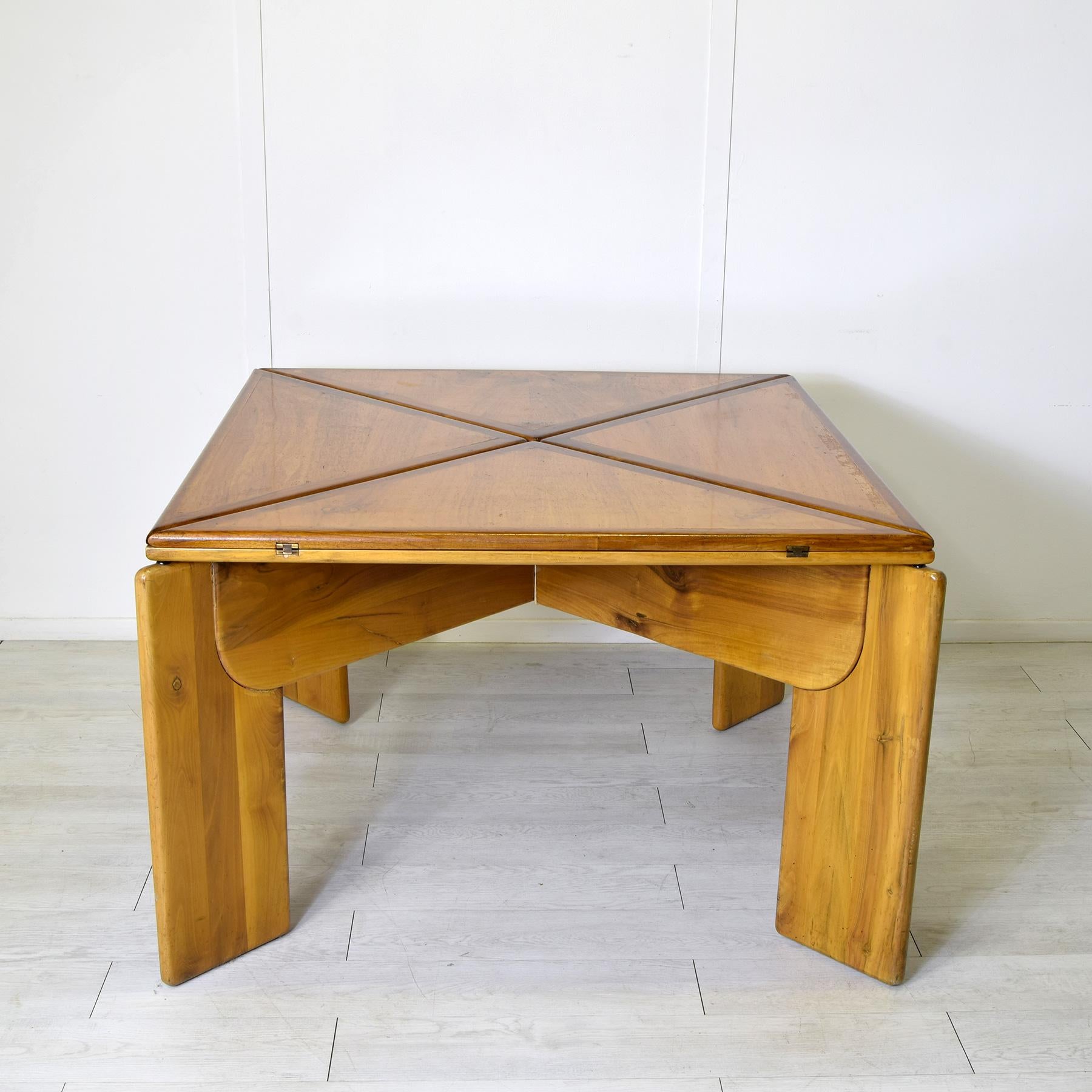 Italian Silvio Coppola Big Foot square table for Bernini 1960s. For Sale
