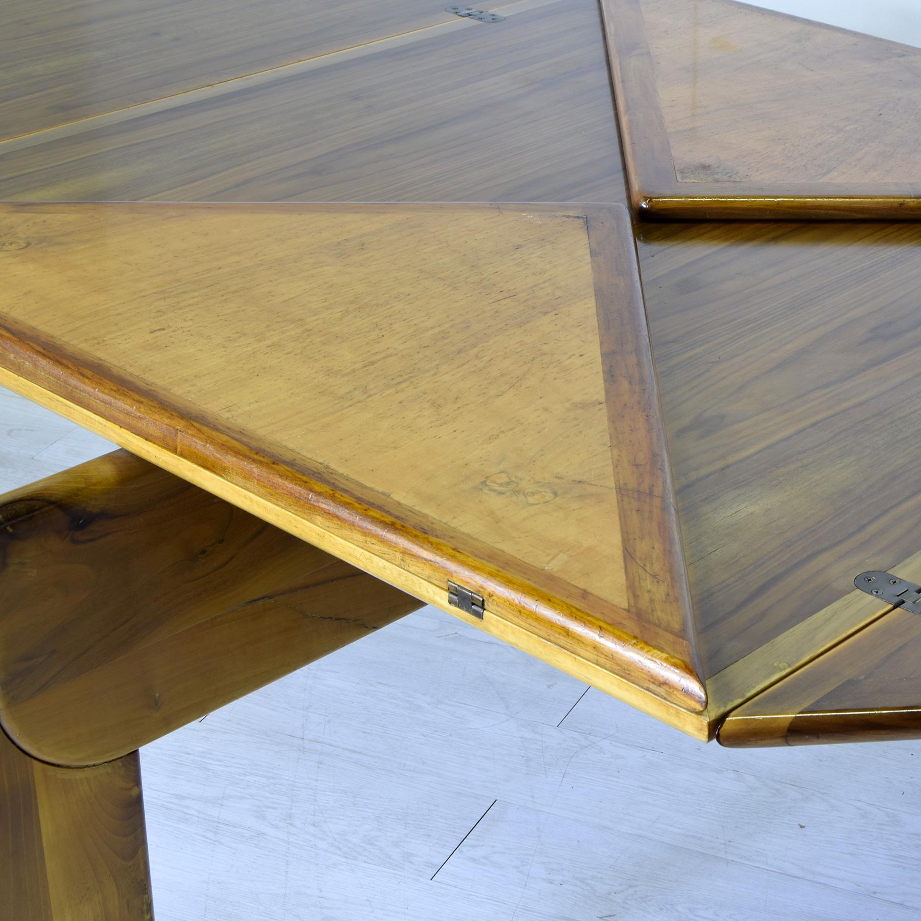 Walnut Silvio Coppola Big Foot square table for Bernini 1960s. For Sale